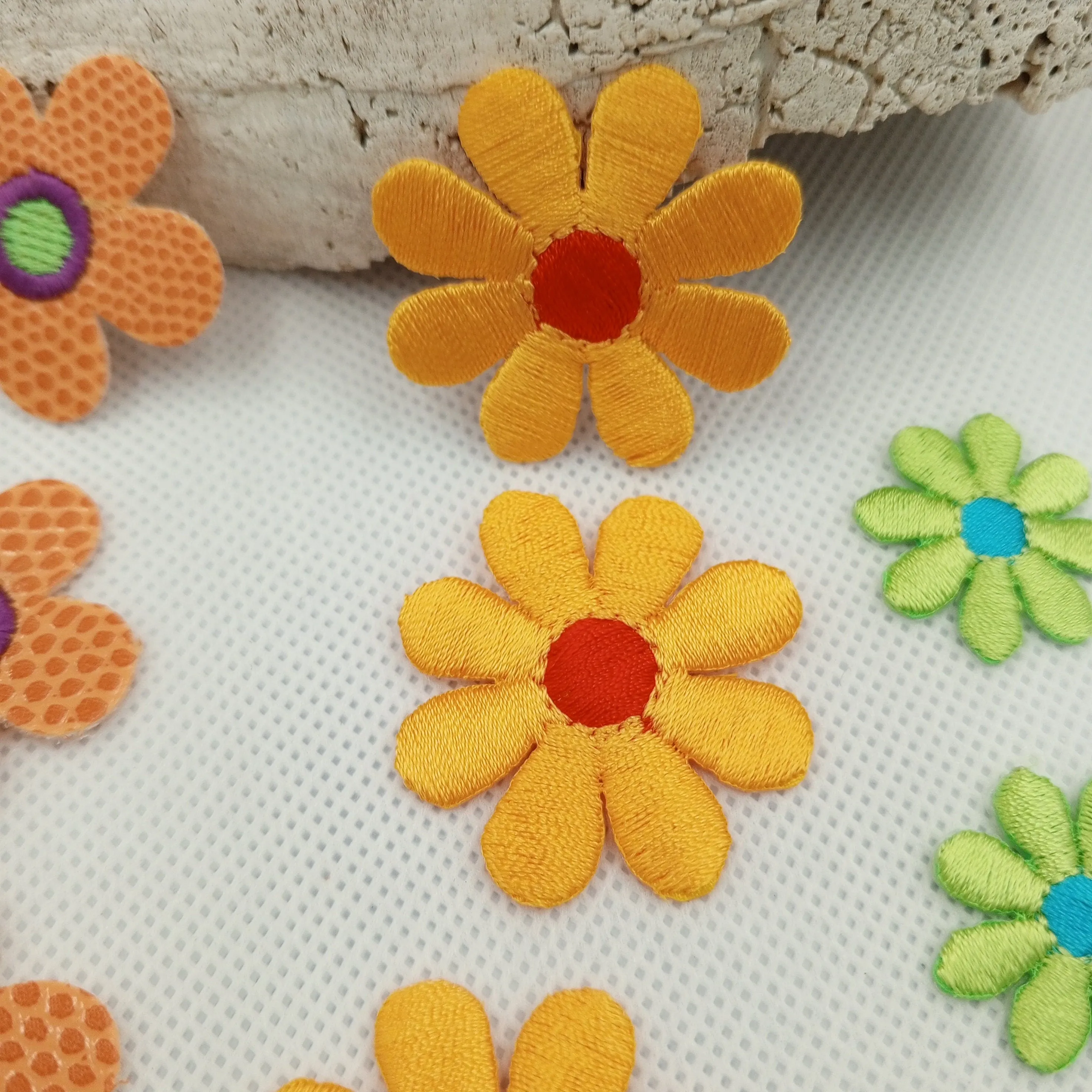 12 pieces FLORAL VINTAGE appliques orange purple green yellow red blue flower Patches #135
