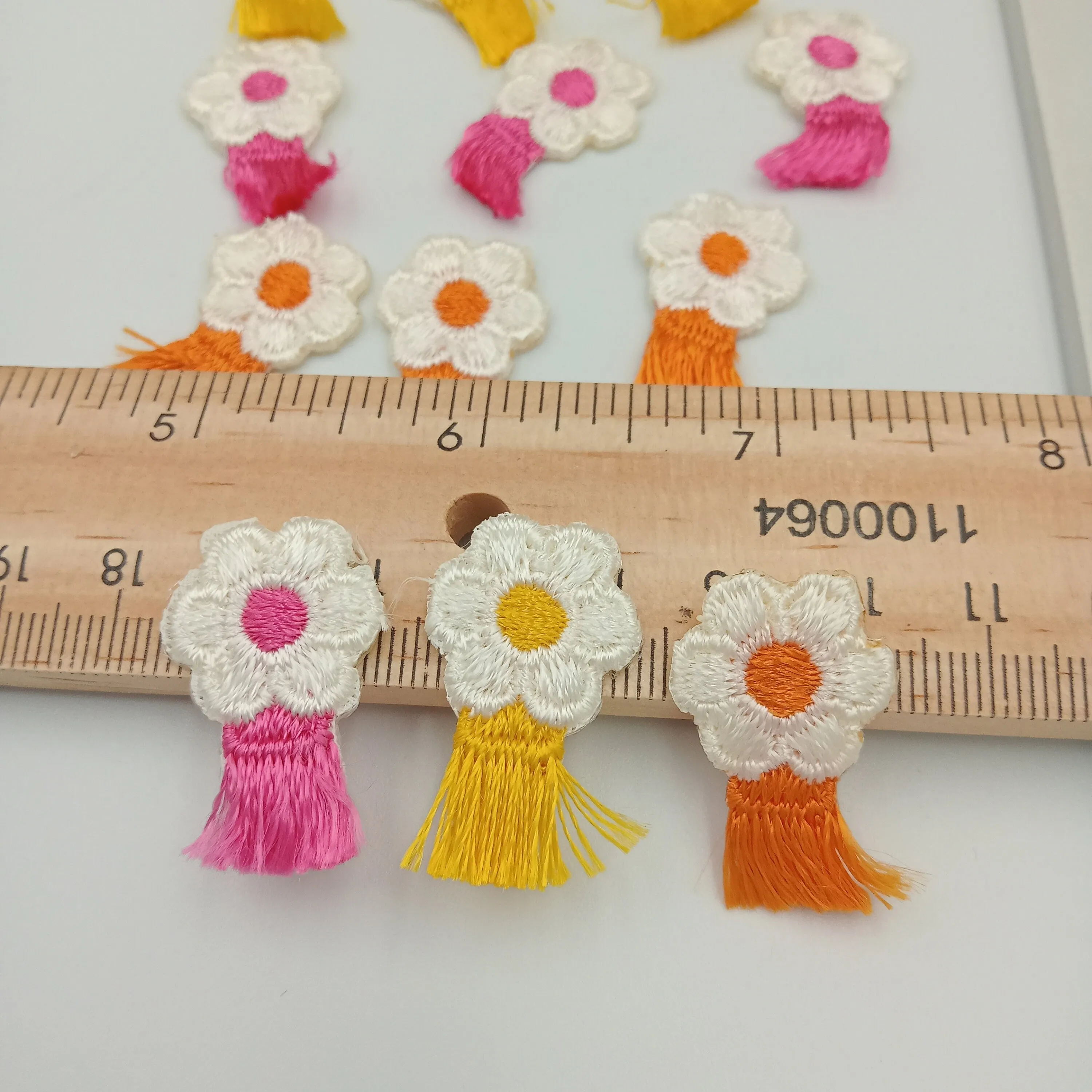12 pieces FLORAL VINTAGE appliqués orange pink yellow white flower Patches #114