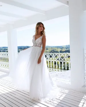2018 Summer Beach Wedding Dresses V Neckline Tulle A line Wedding Gowns New Fashion