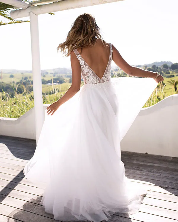 2018 Summer Beach Wedding Dresses V Neckline Tulle A line Wedding Gowns New Fashion