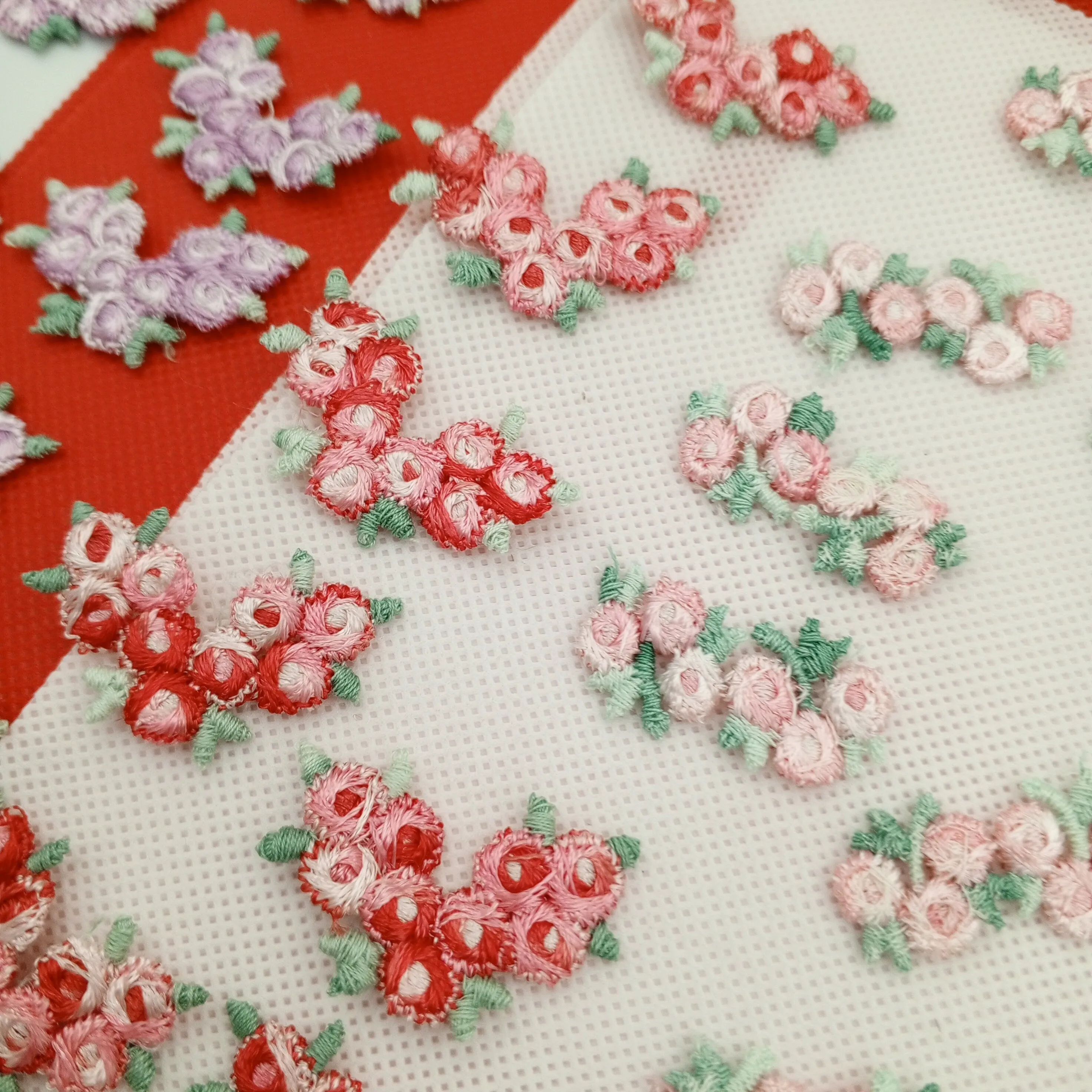 30 pieces FLORAL VINTAGE appliques purple green red pink flower Patches #146
