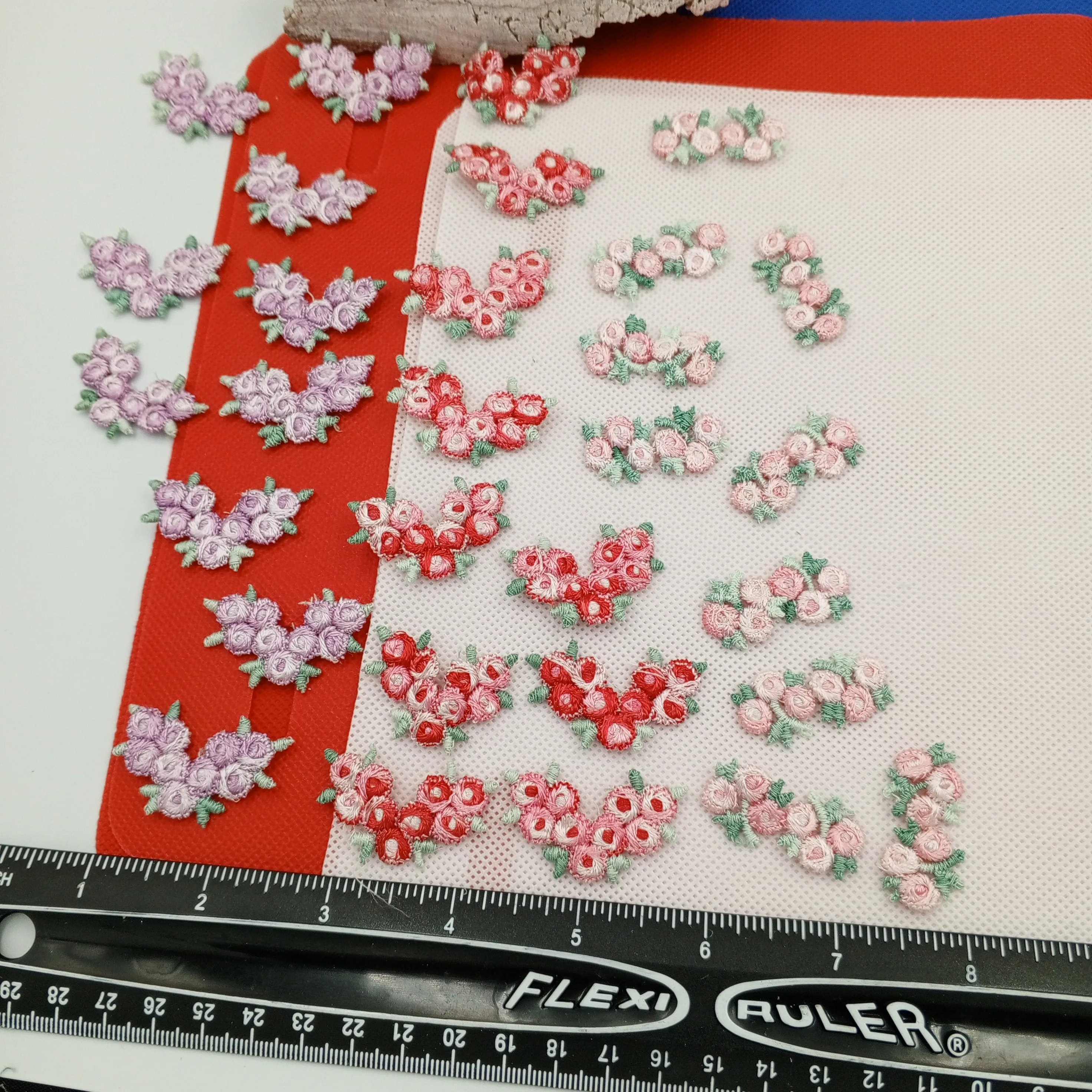 30 pieces FLORAL VINTAGE appliques purple green red pink flower Patches #146