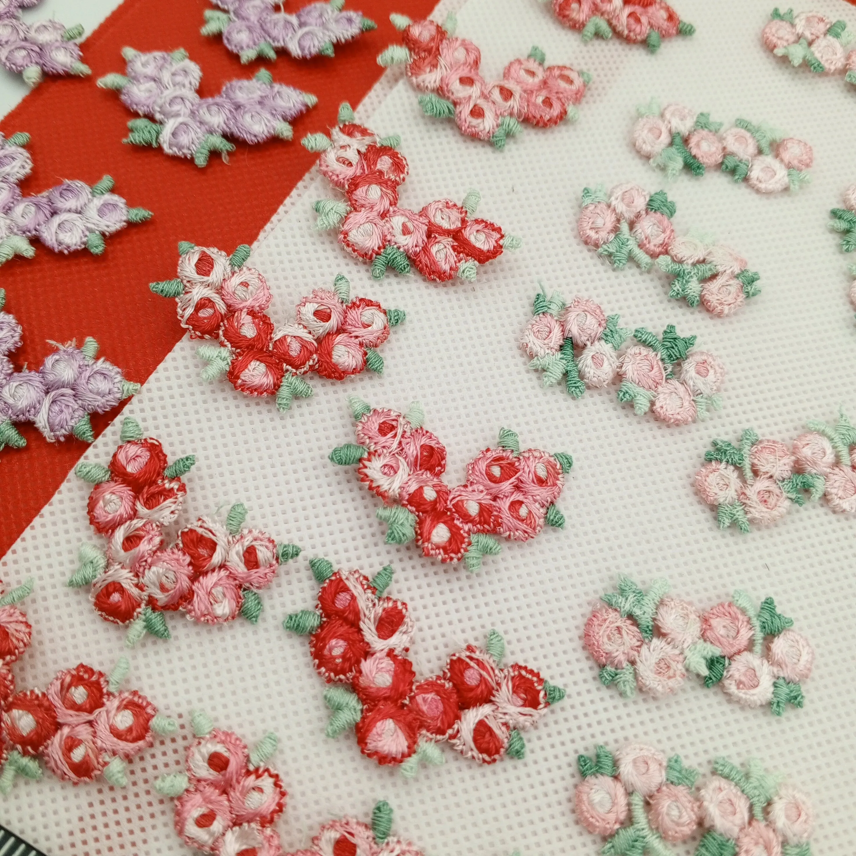 30 pieces FLORAL VINTAGE appliques purple green red pink flower Patches #146