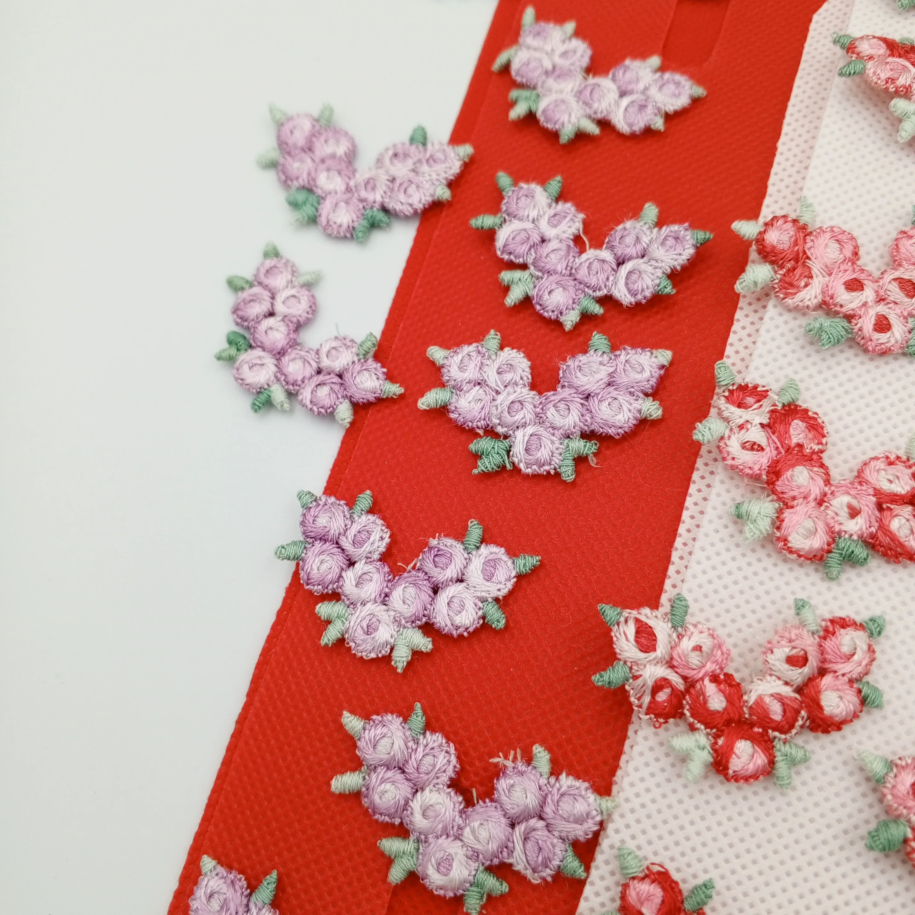 30 pieces FLORAL VINTAGE appliques purple green red pink flower Patches #146