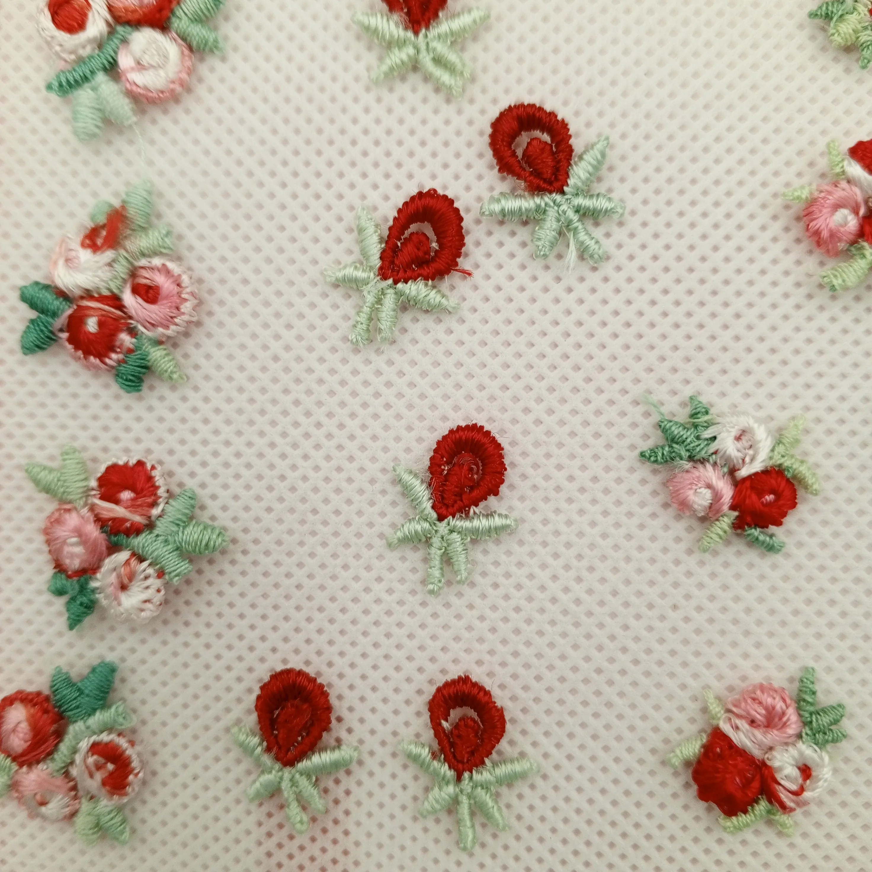 40 pieces FLORAL VINTAGE appliques red light green pink white yellow flower Patches #144