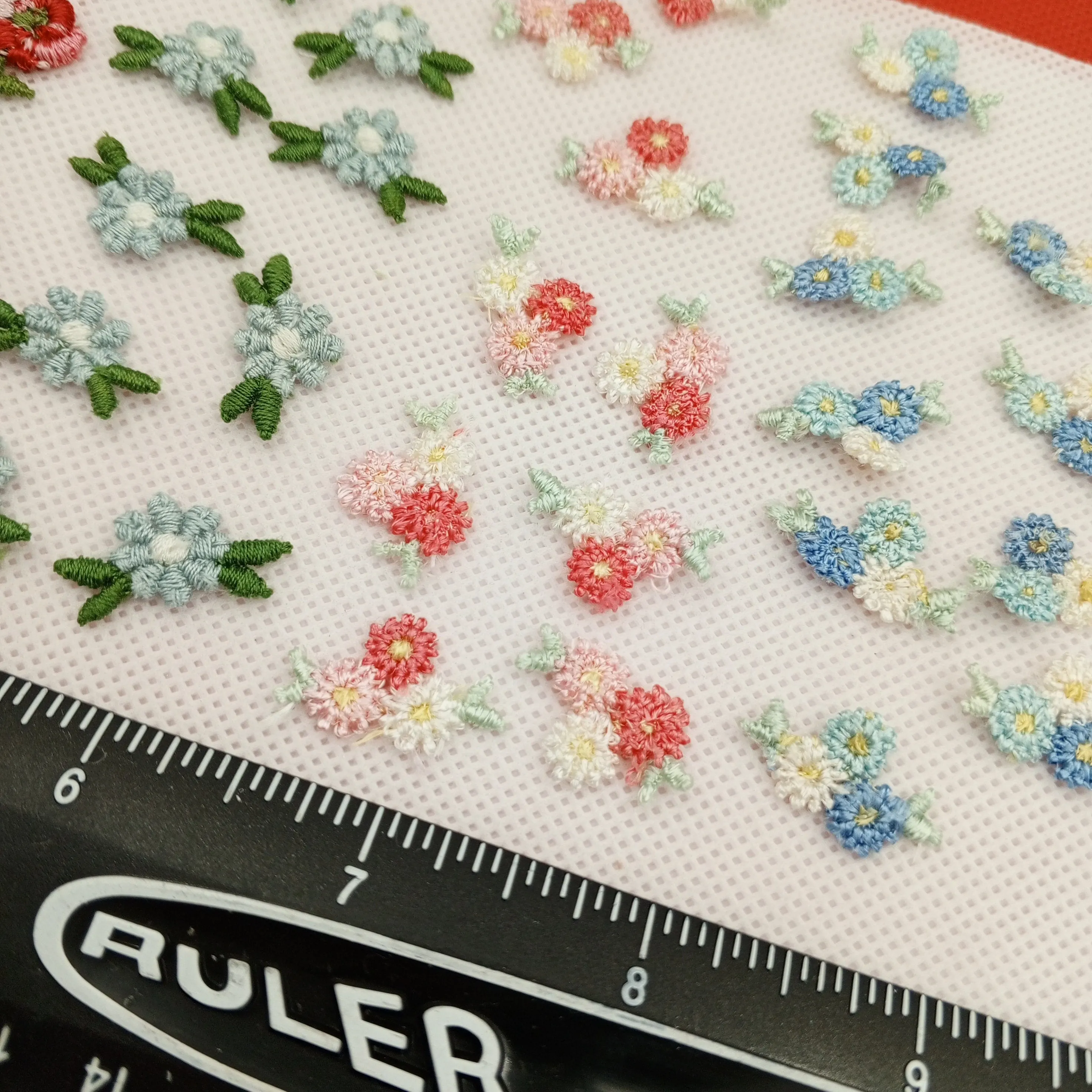50 pieces FLORAL VINTAGE appliques blue white green pastel green pink red flower Patches #150