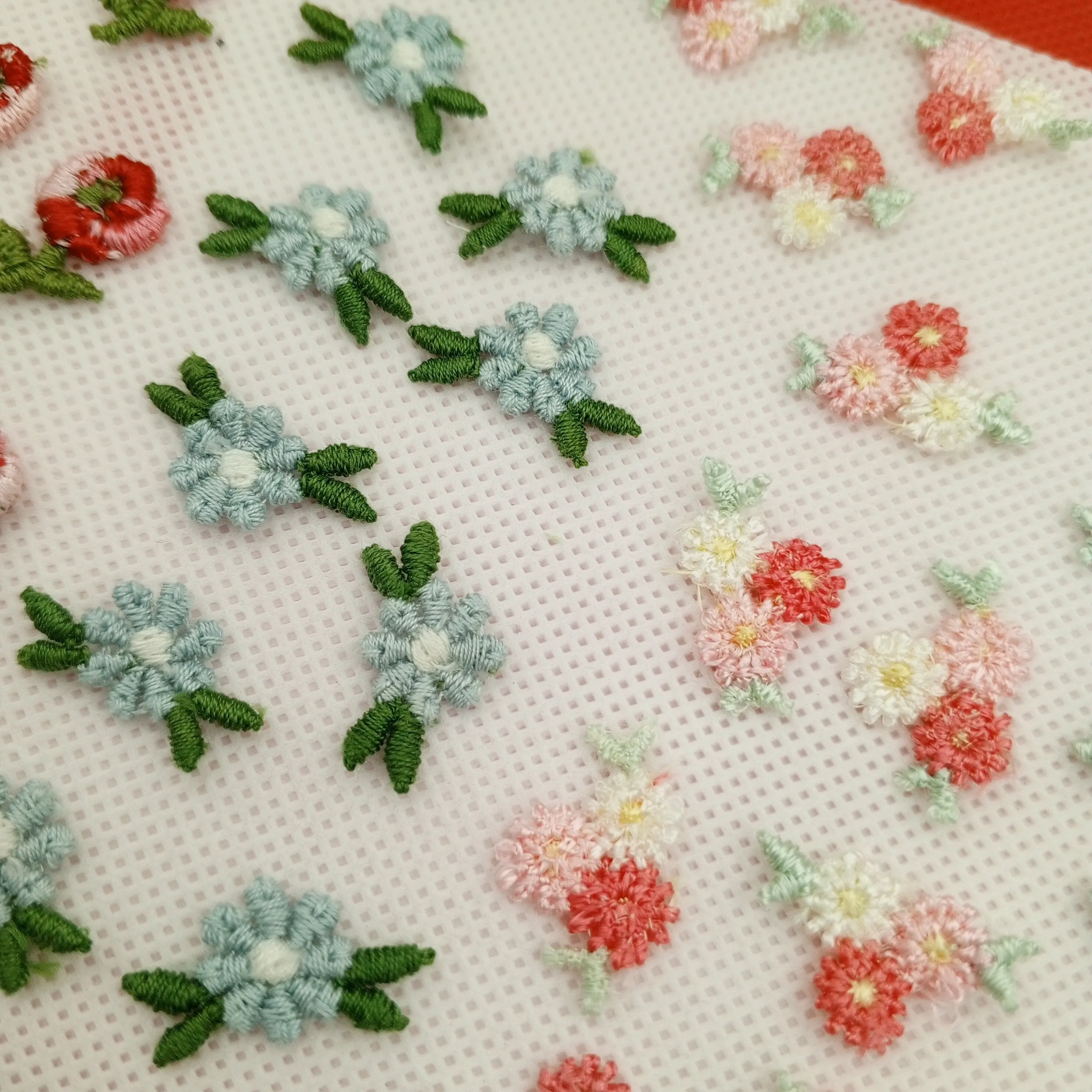50 pieces FLORAL VINTAGE appliques blue white green pastel green pink red flower Patches #150
