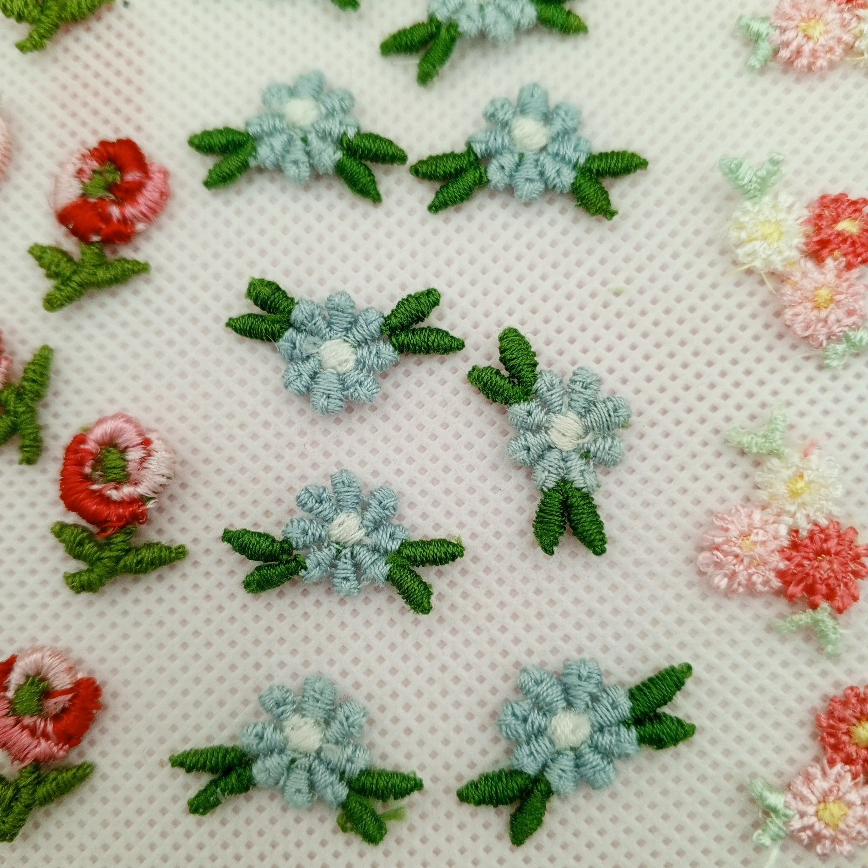 50 pieces FLORAL VINTAGE appliques blue white green pastel green pink red flower Patches #150