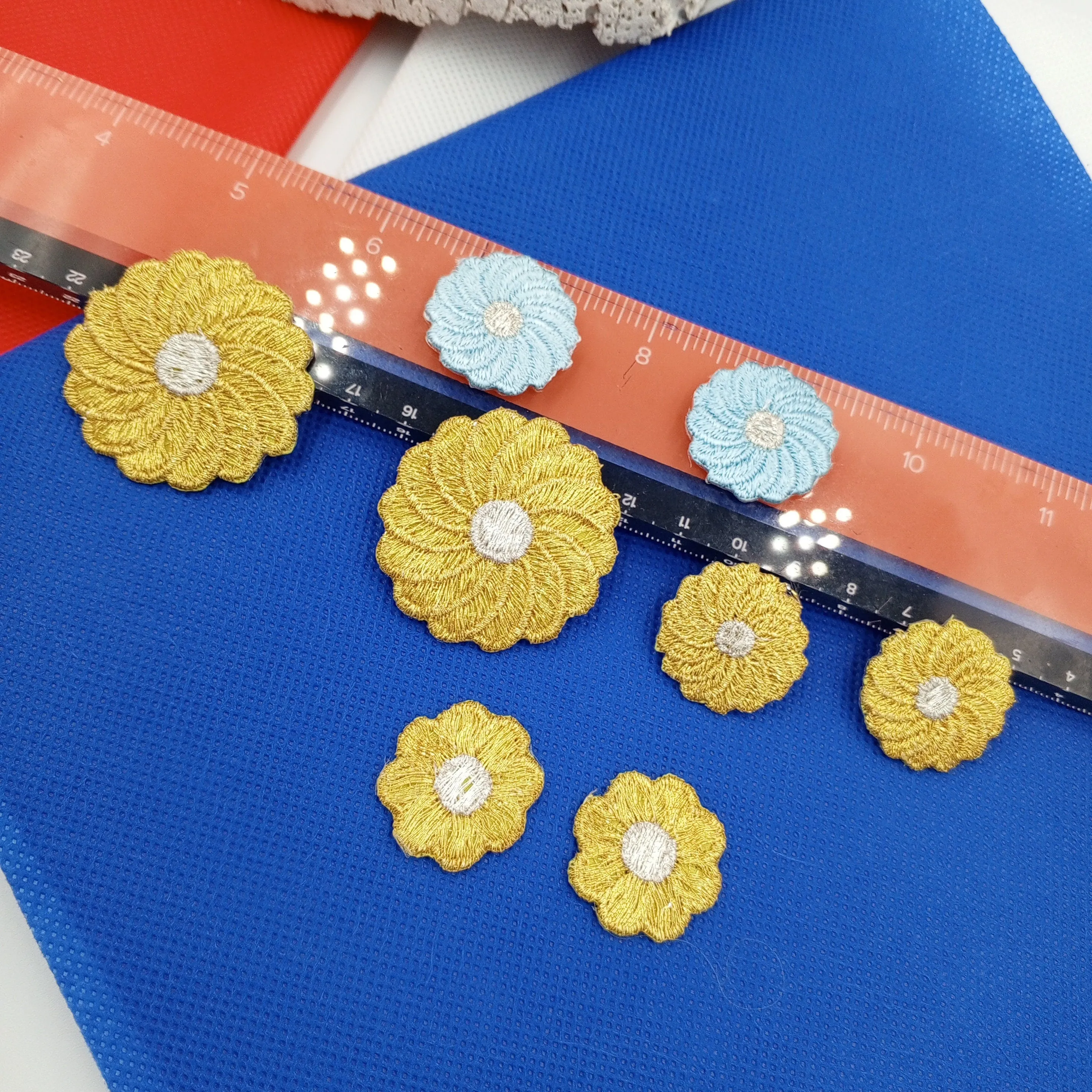 8 pieces Metallic VINTAGE appliques silver gold light blue flower Patches #116