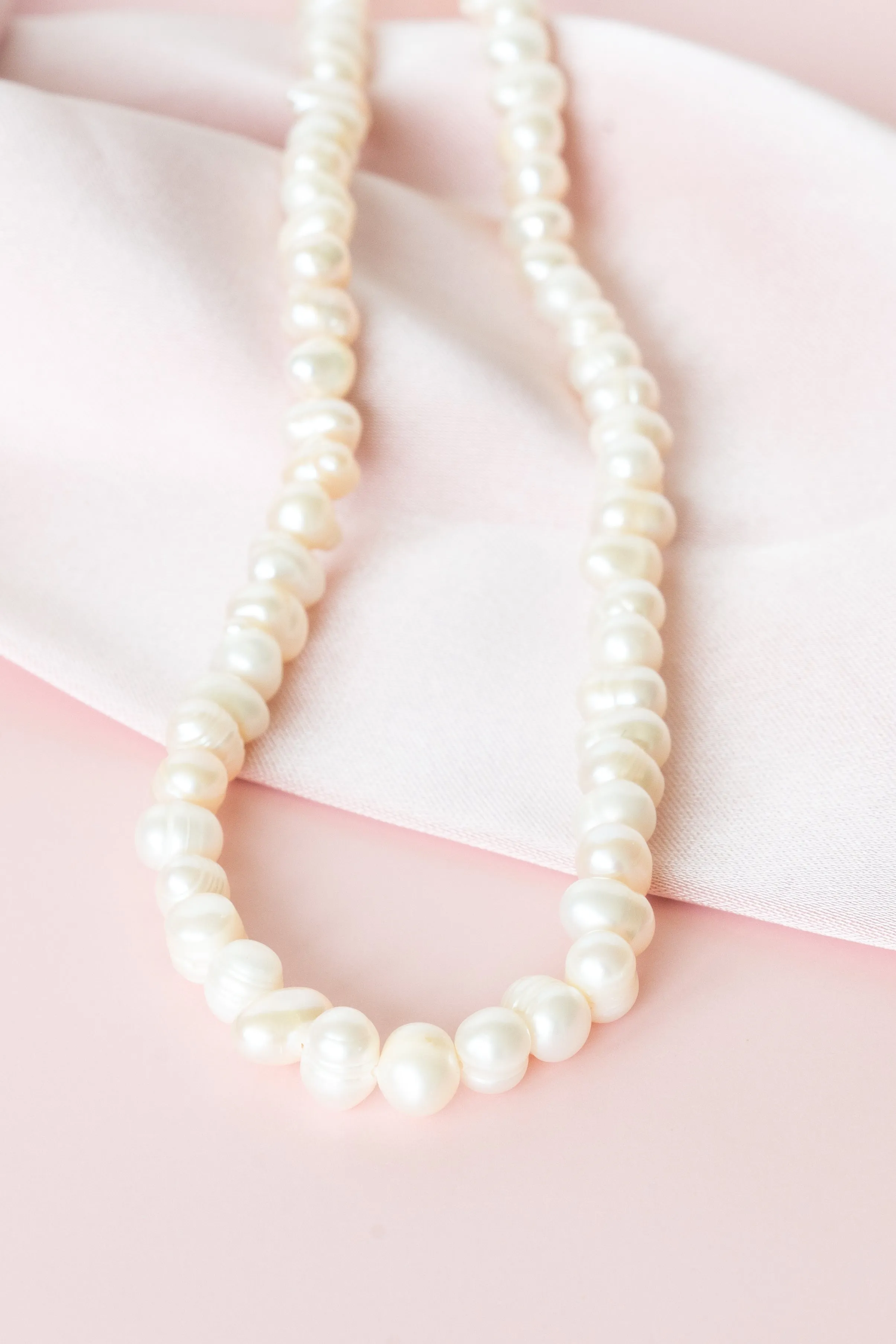 Azy Pearl Necklace