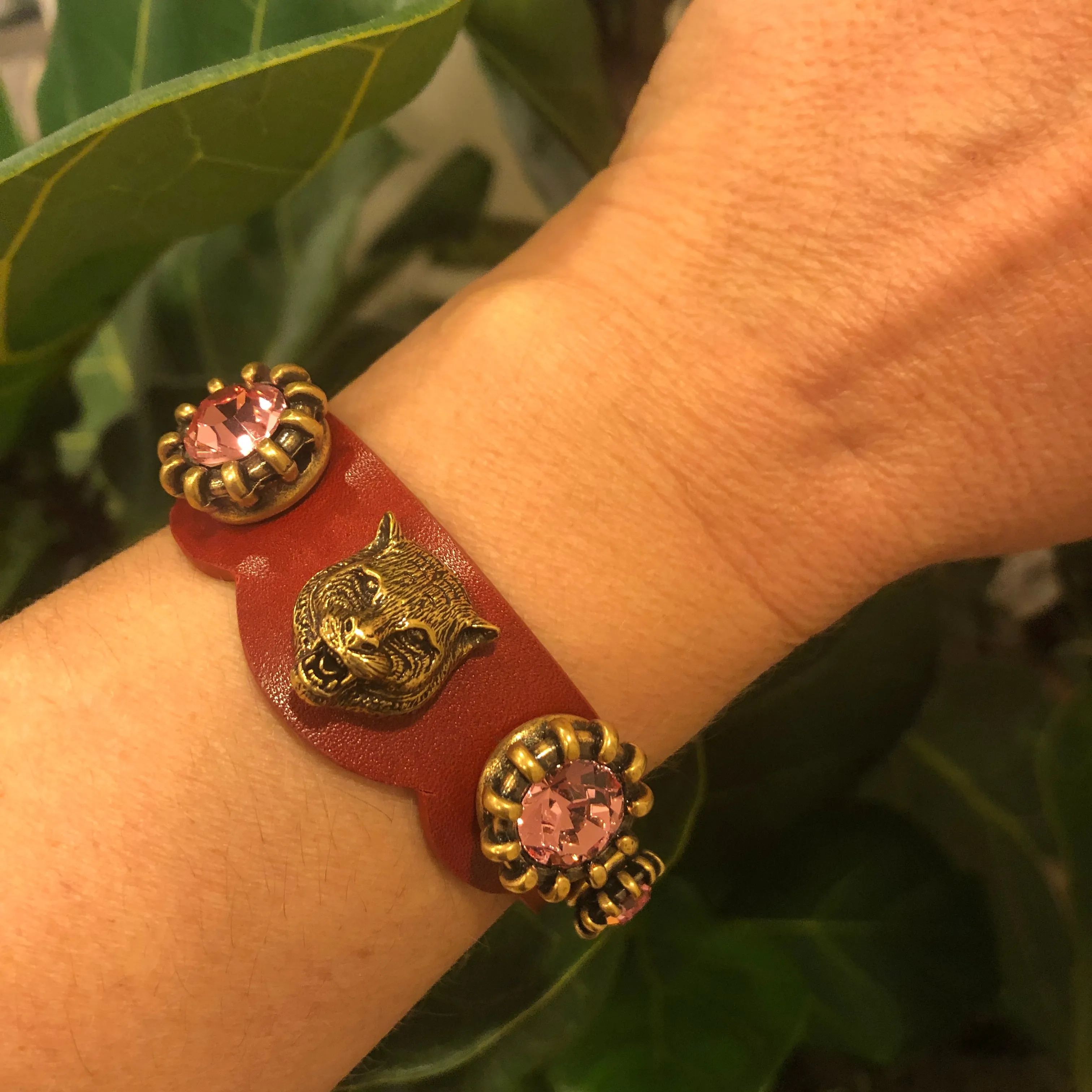 Gucci Crystal Feline Head Leather Bracelet in Red