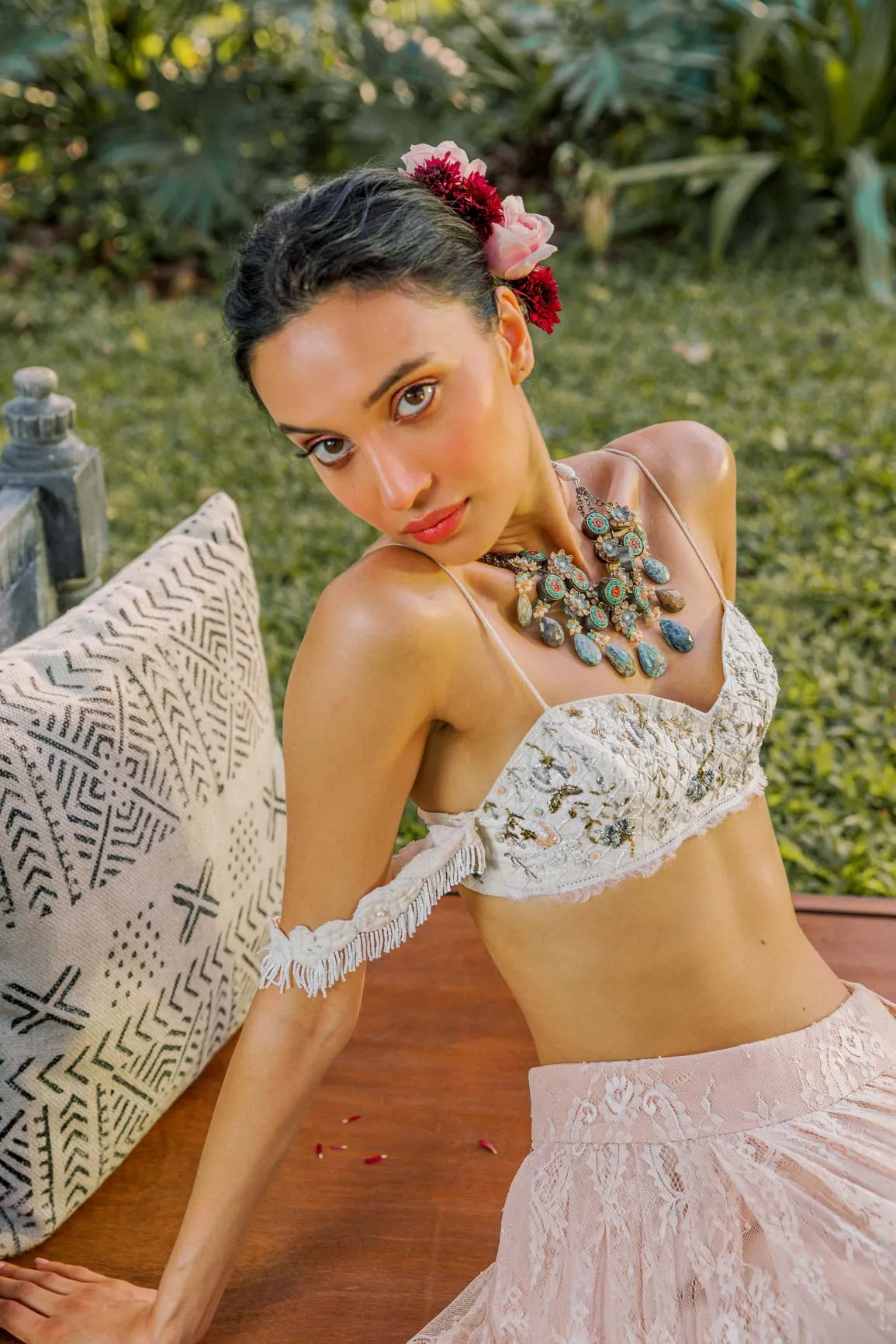 Lace and pearl, Frida, rose