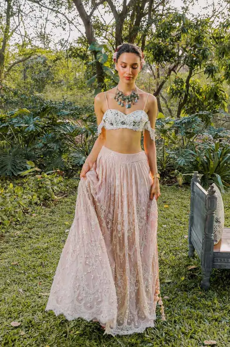Lace and pearl, Frida, rose