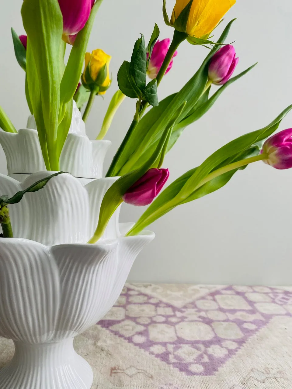 Large White Artichoke Tulipiere
