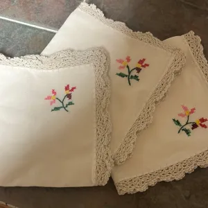 Napkins with Flowers- set of 3