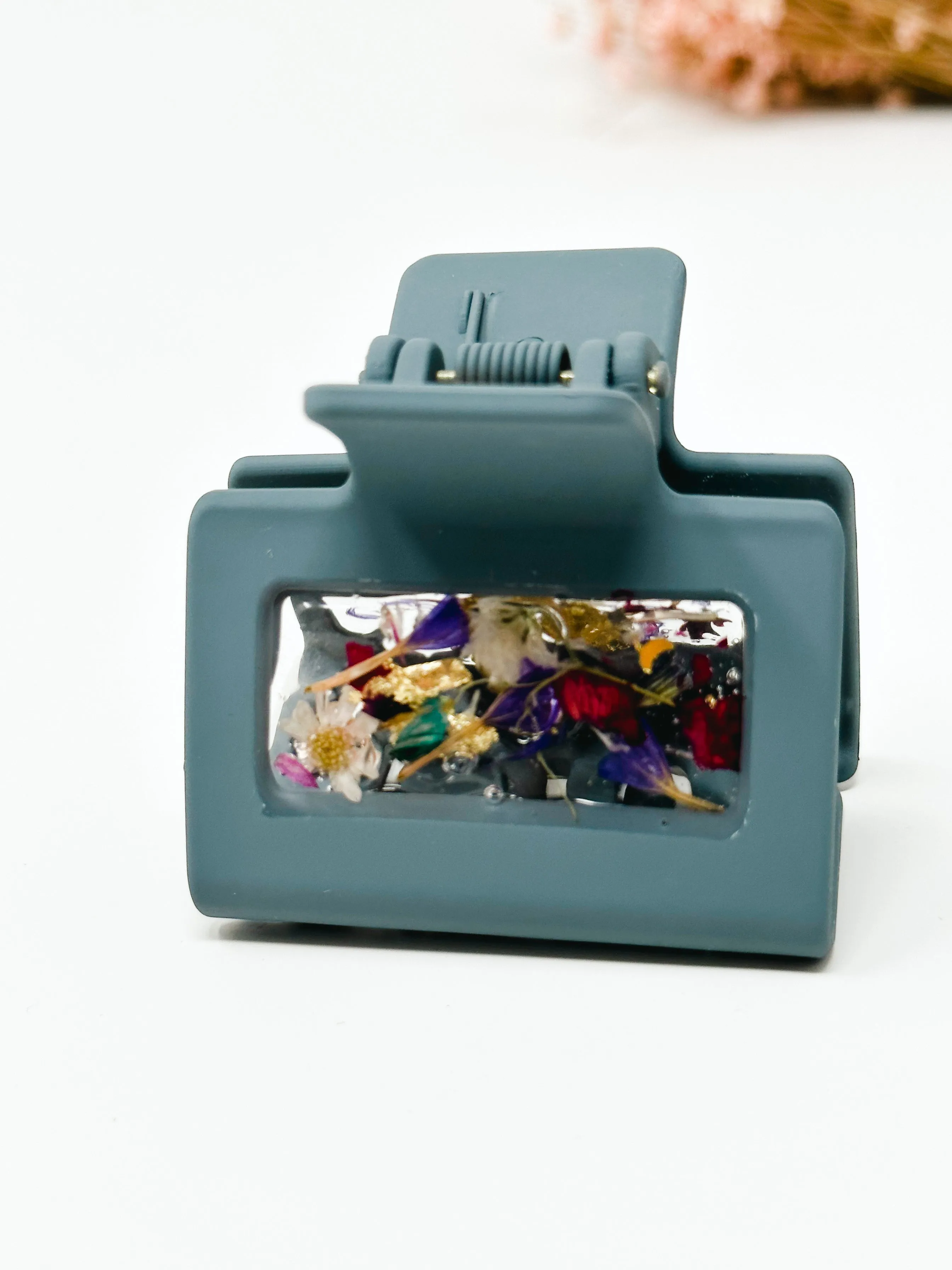 Ocean Blue SM Claw Clip with real Flowers