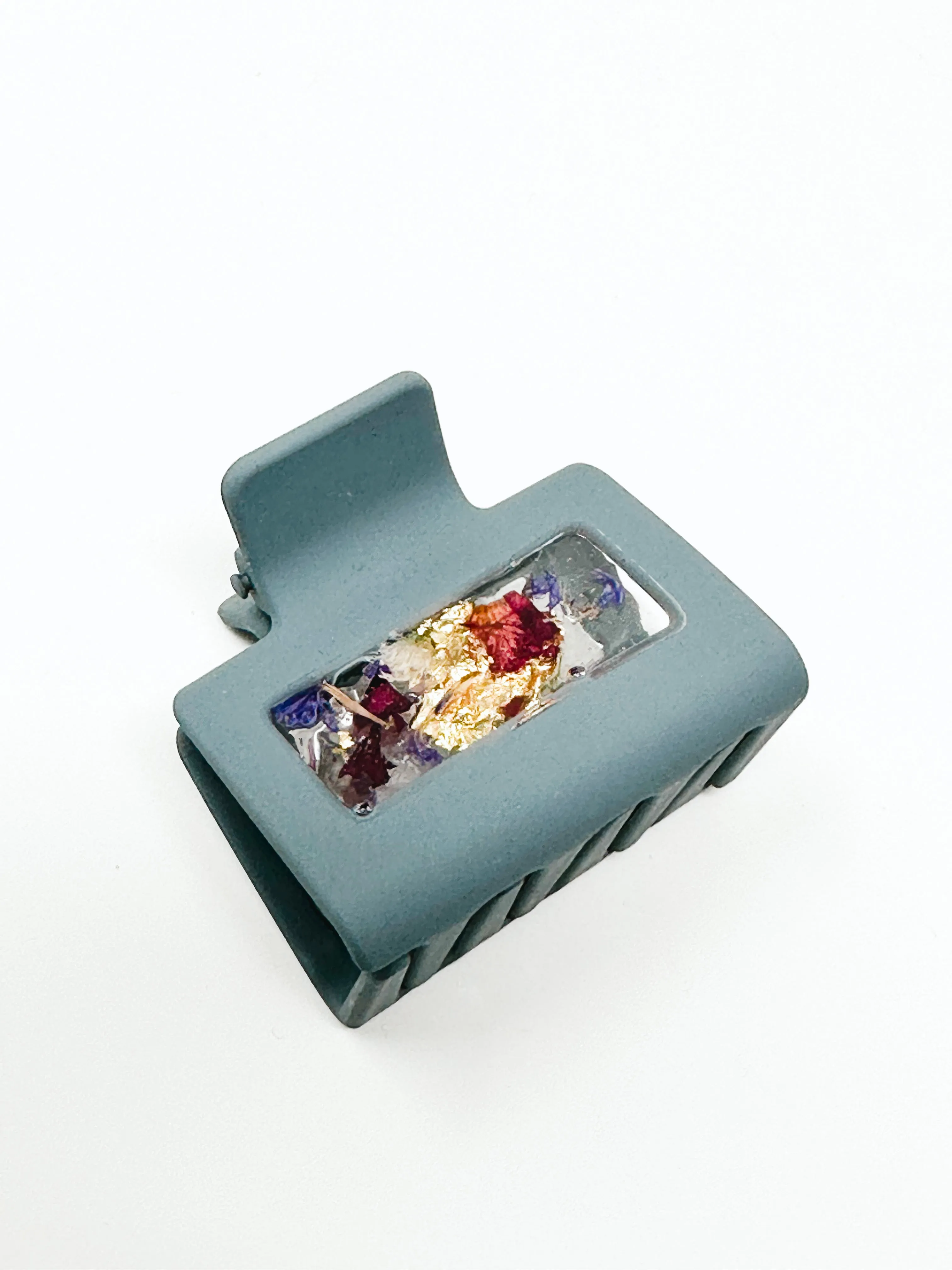 Ocean Blue SM Claw Clip with real Flowers