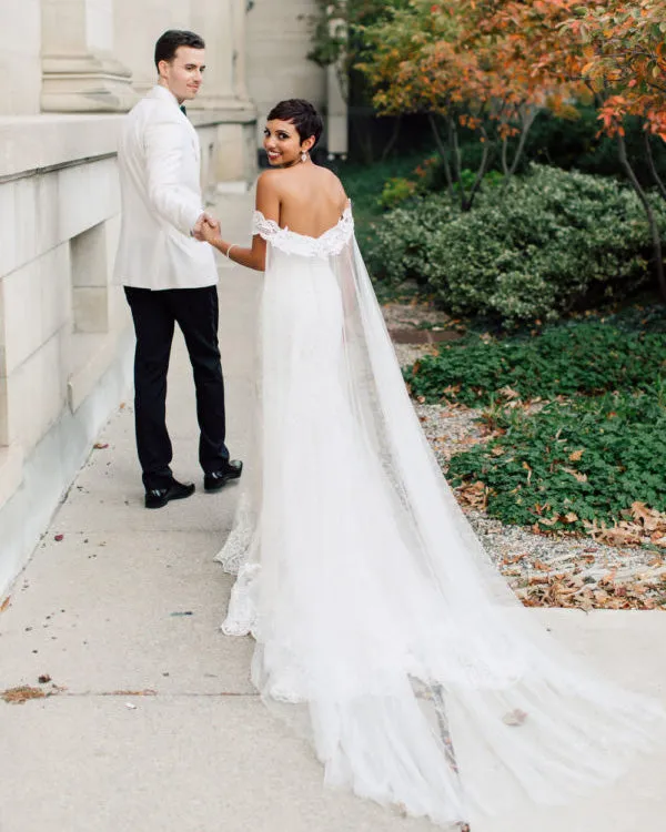 Off The Shoulder Mermaid Lace Wedding Dresses Cap Sleeve 2021 Bridal Gowns with Cape