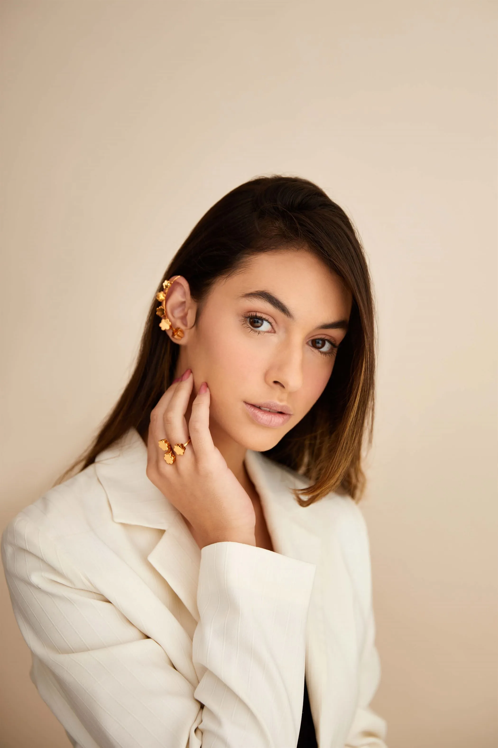 Outhouse   I   Oh Poppi Mulberry Street Clump Earcuff Brass, Gold Accessories OHAW21EC401