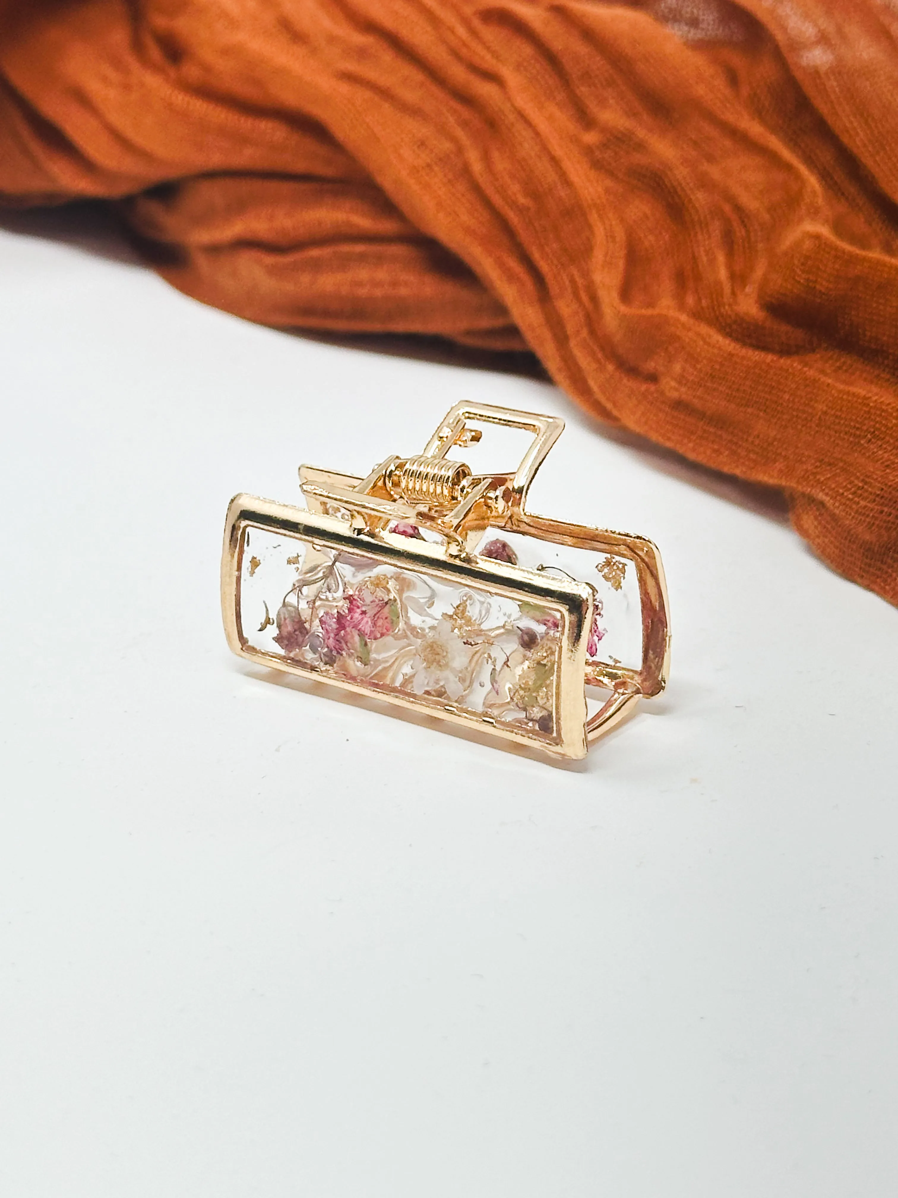 Pink and white mini claw clips
