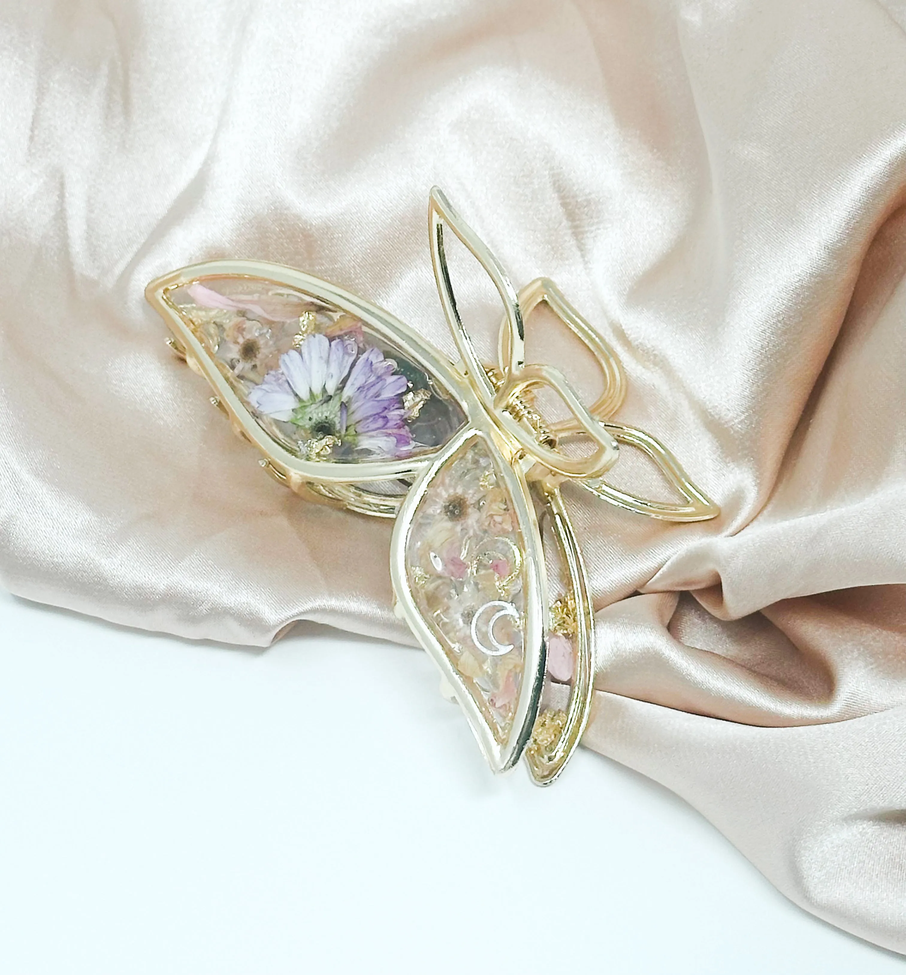 Purple Flower-Metal Butterfly Clip Infused with Real Flowers in Resin.
