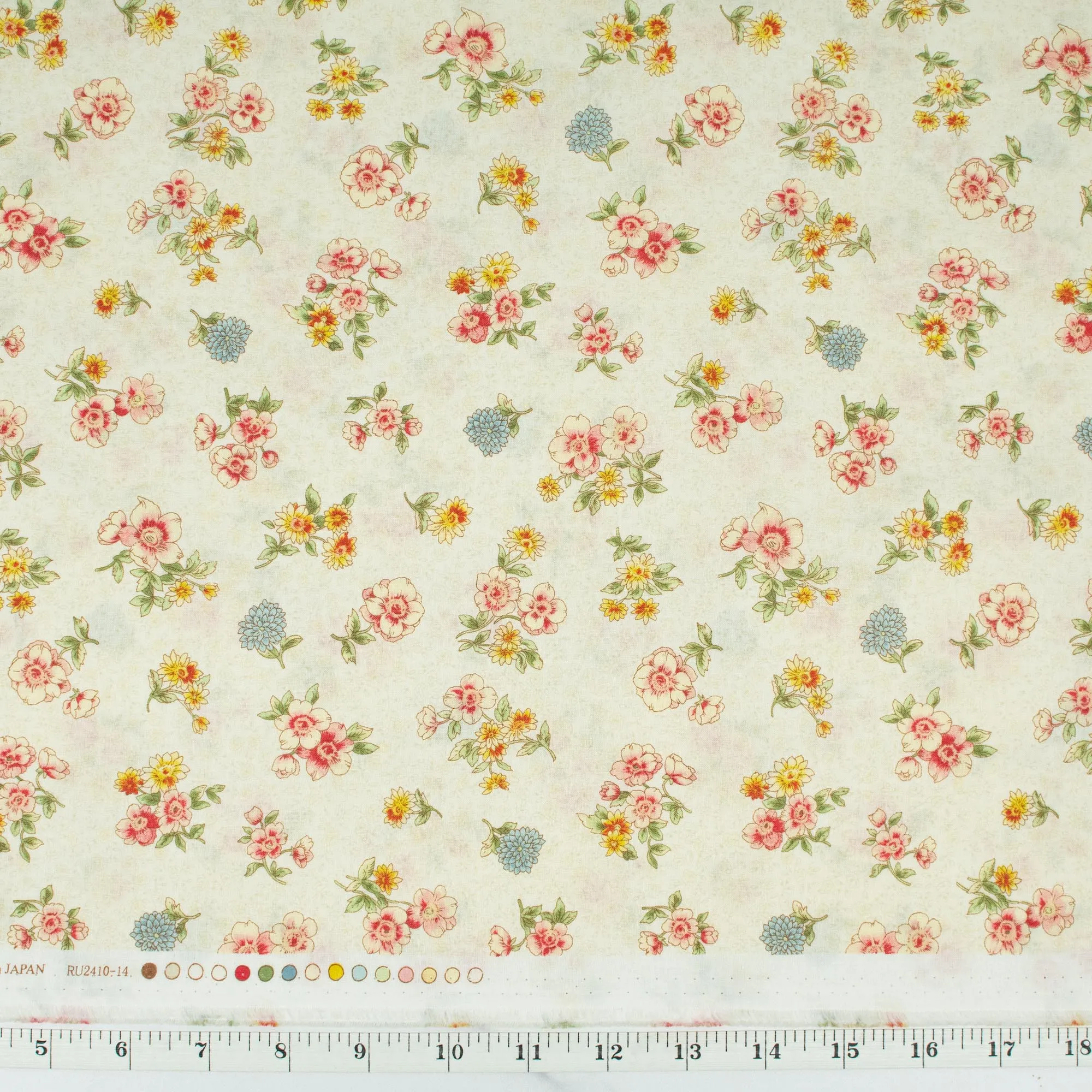 Ruru Bouquet The Rose Garden - Small Bouquets on Antique Cream Background