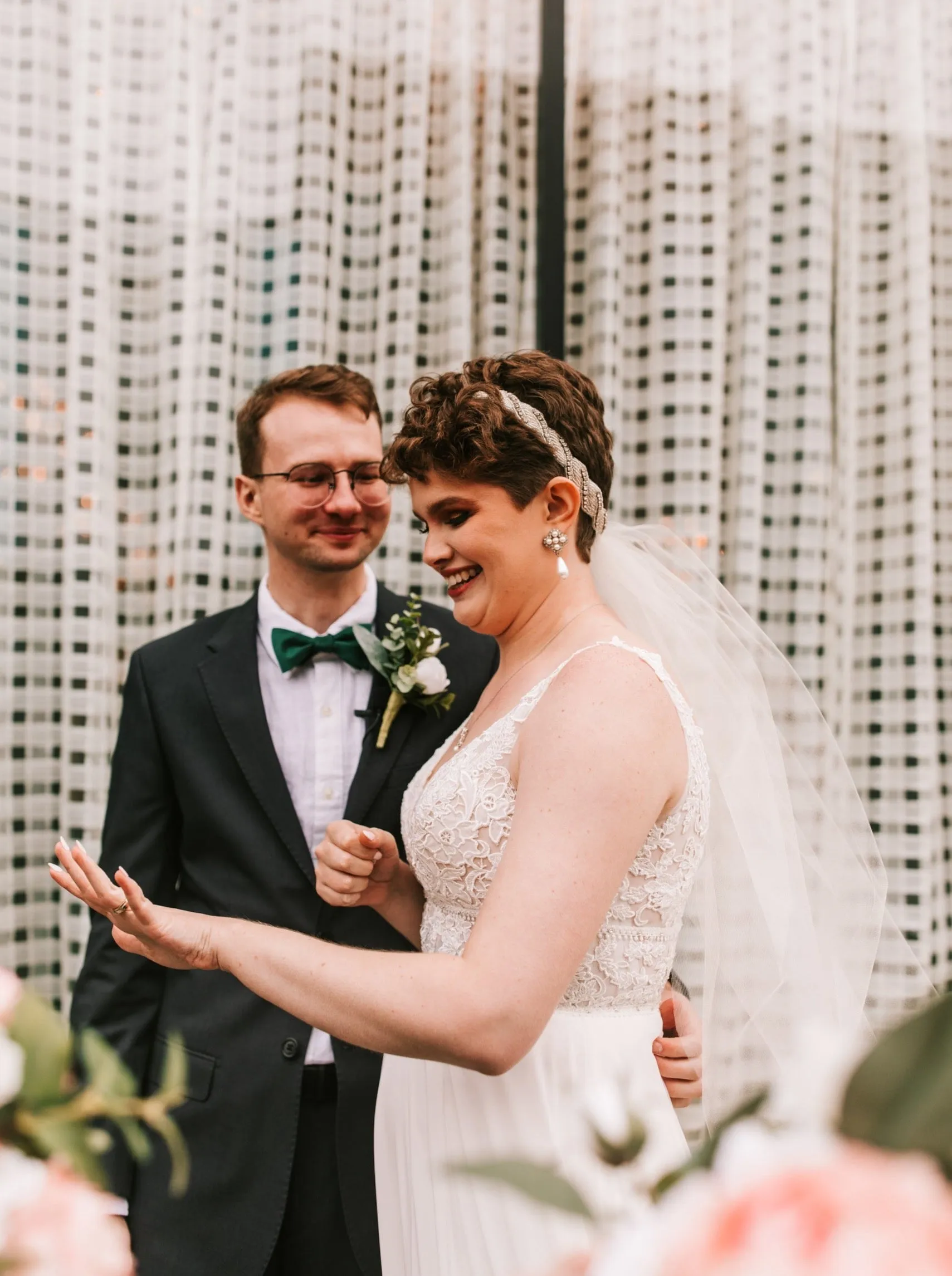 Simple Fingertip Bridal Veil for Short Hair, Bobs & Pixies