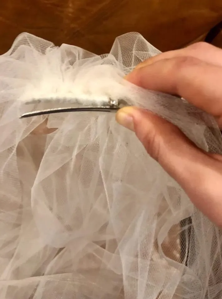 Simple Fingertip Bridal Veil for Short Hair, Bobs & Pixies