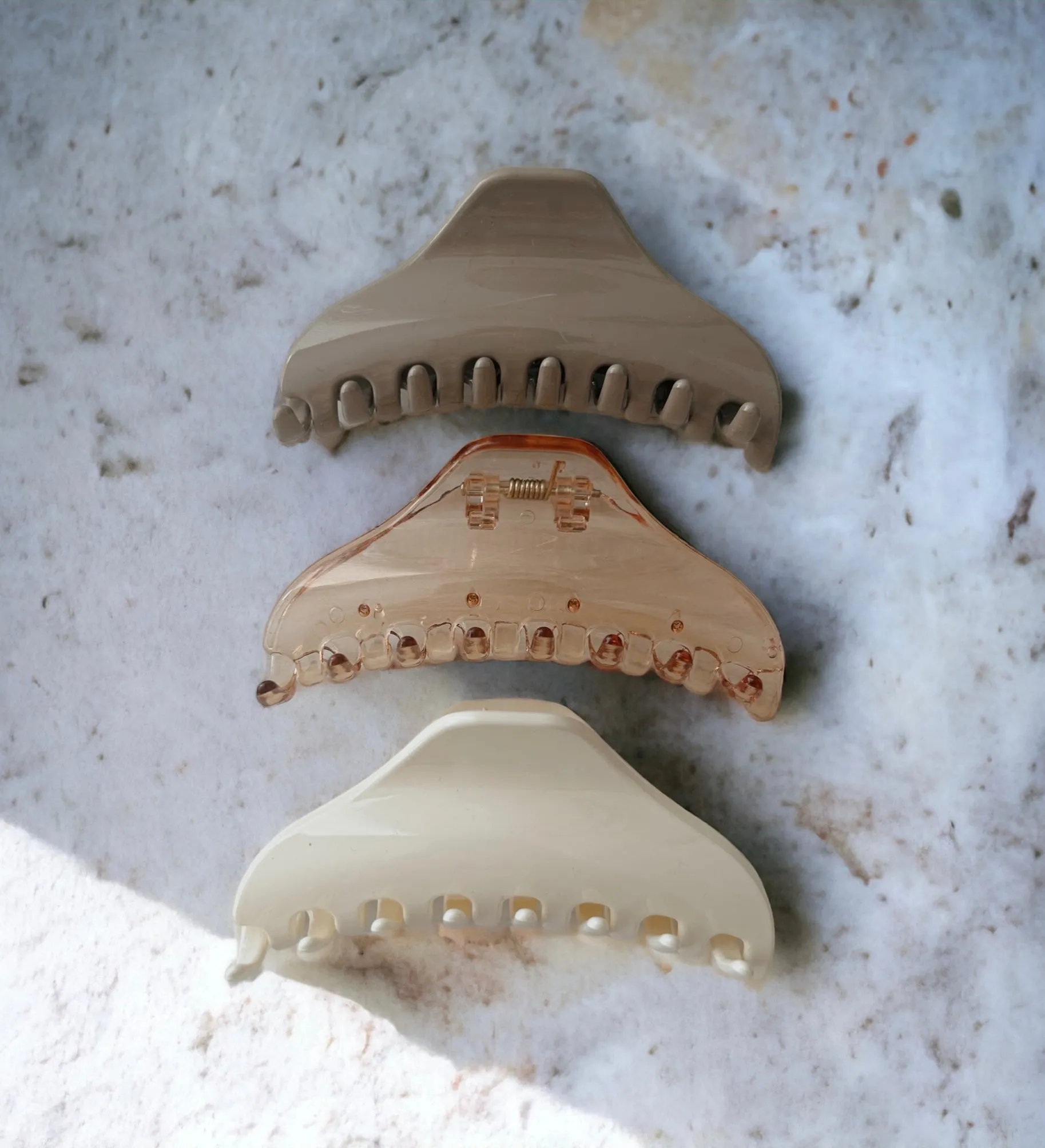 Simple Solid Hair Claw - Chiffon Cream