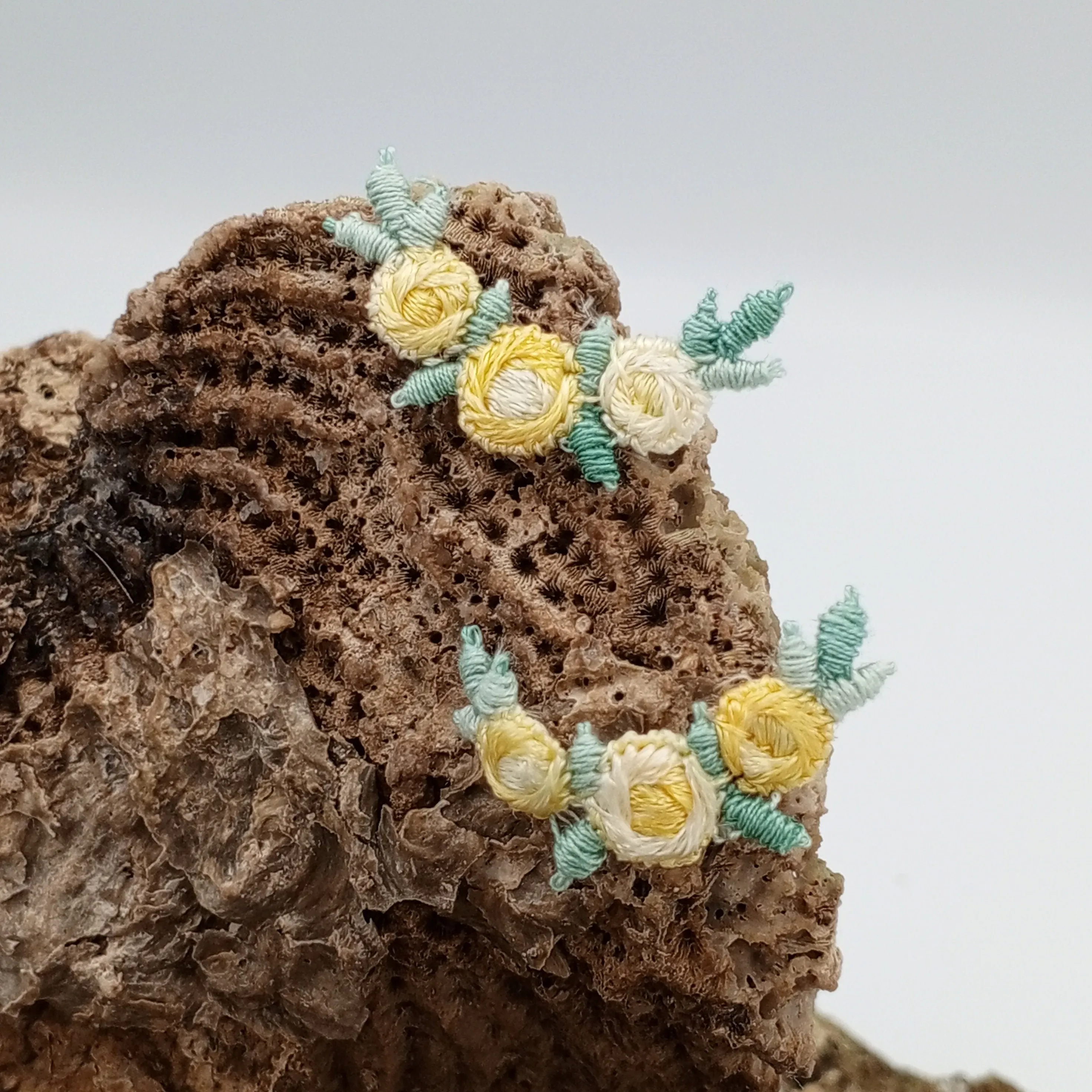 VINTAGE appliques cute light yellow flower embroidery Patches #316