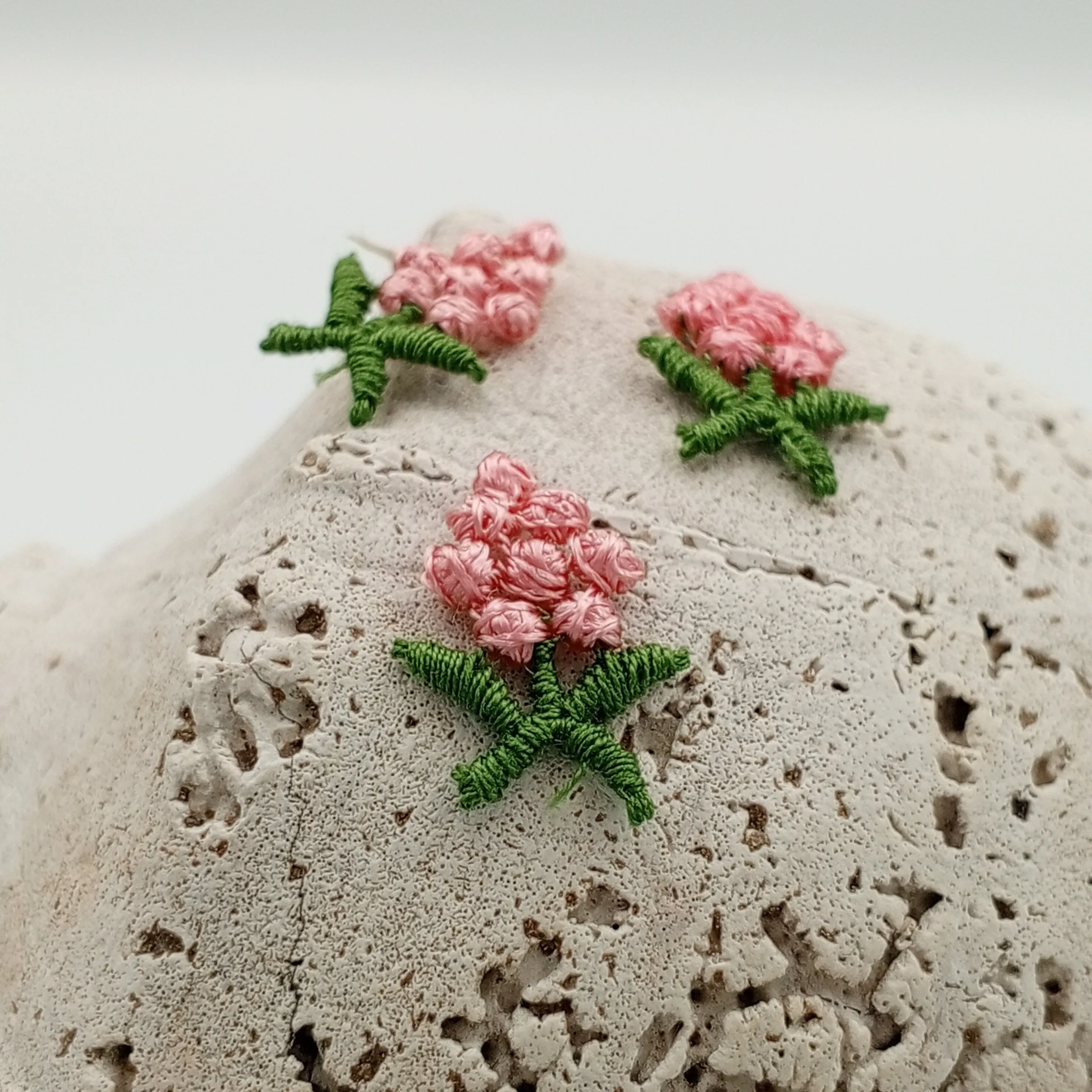 VINTAGE appliques cute pink flower cluster embroidery Patches #294