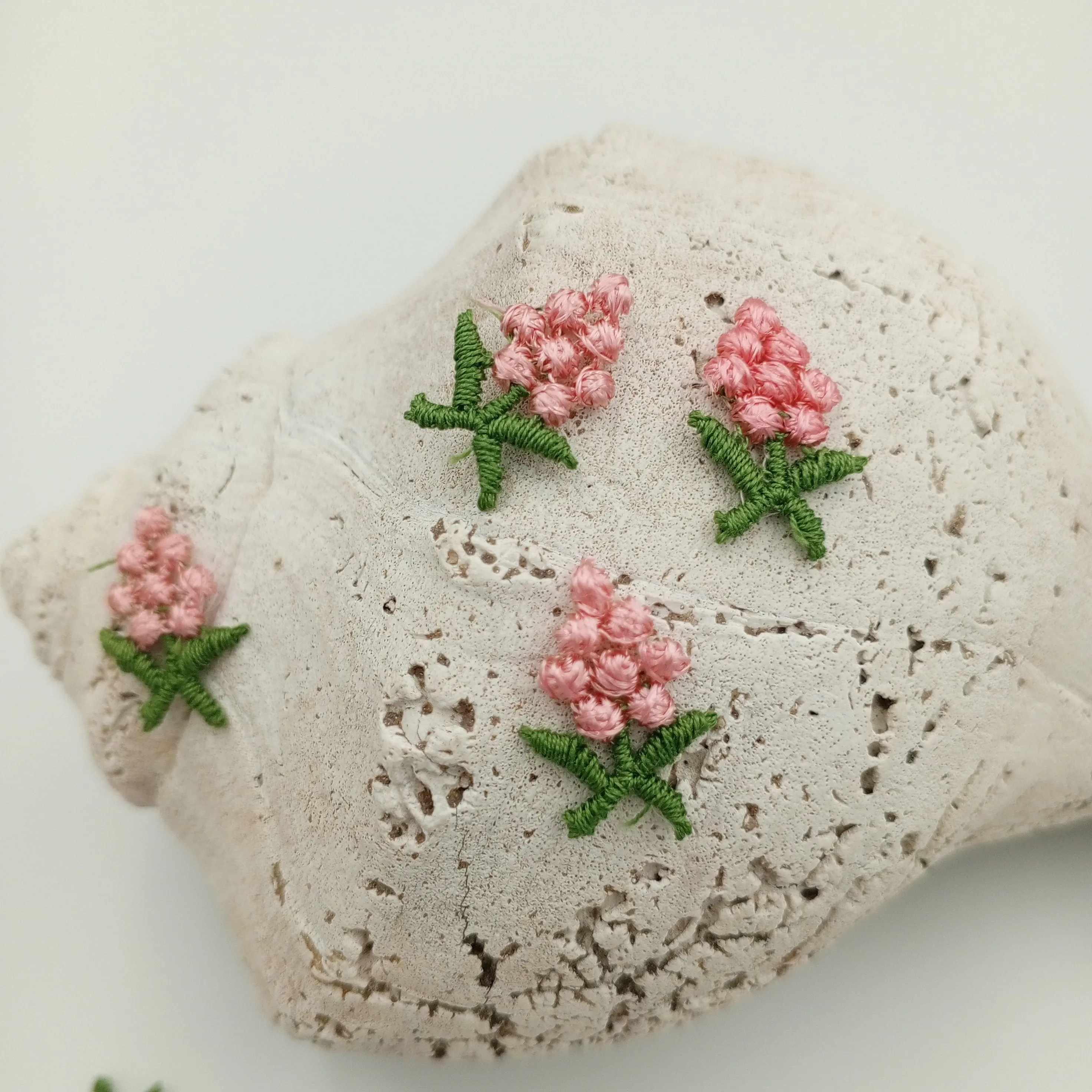 VINTAGE appliques cute pink flower cluster embroidery Patches #294