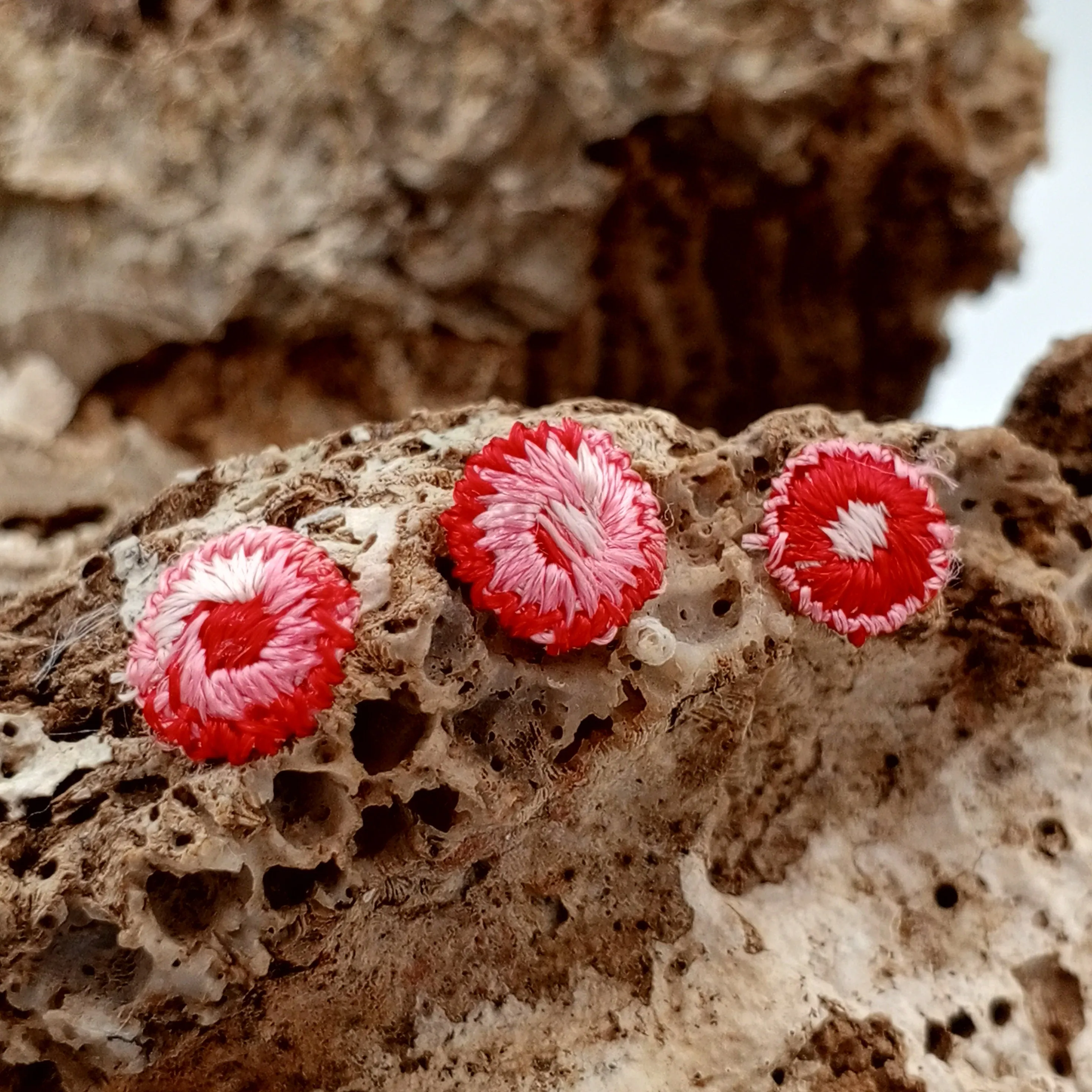 VINTAGE appliques cute pink red dot flower embroidery Patches #324
