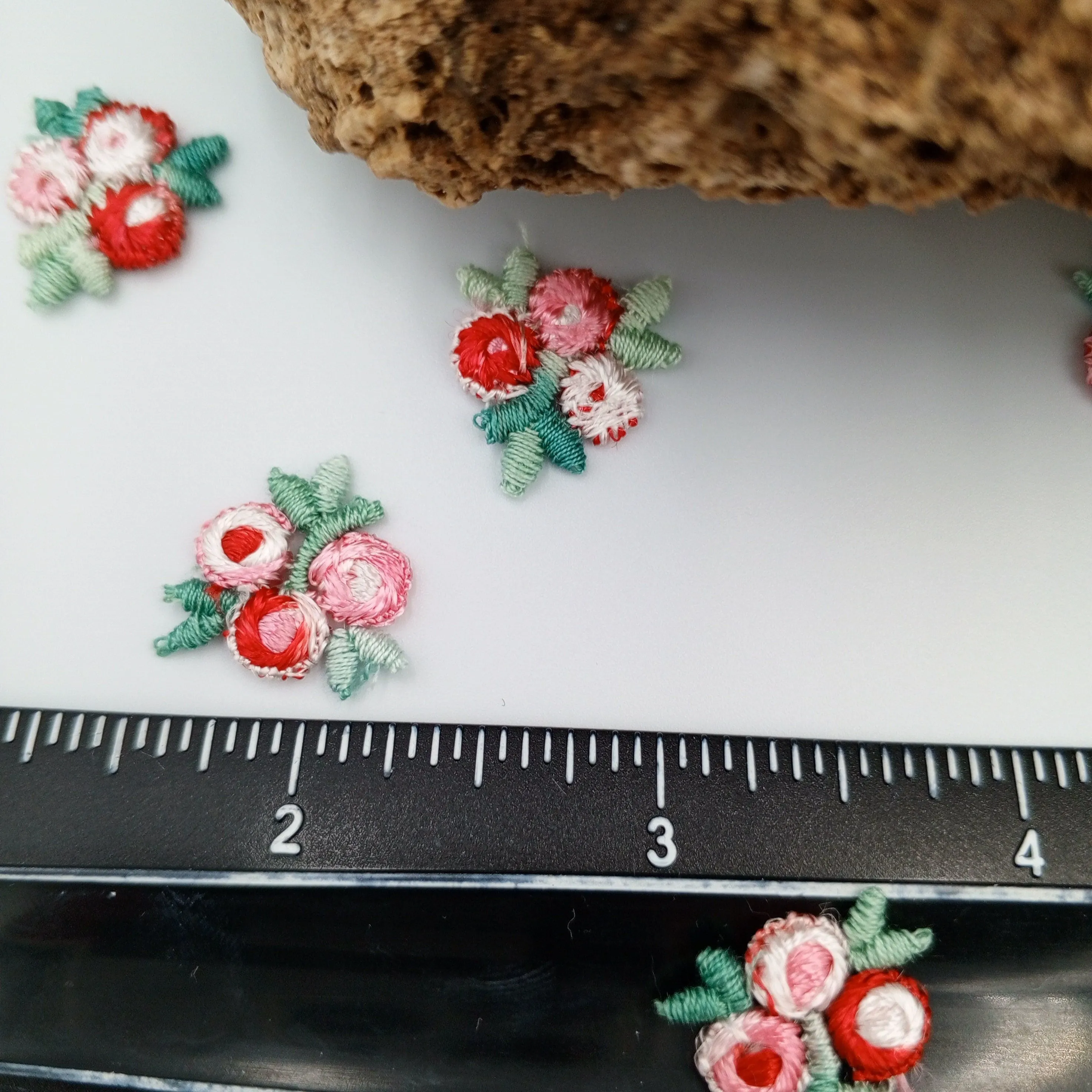 VINTAGE appliques cute pink red white flower Embroidery Patches #304