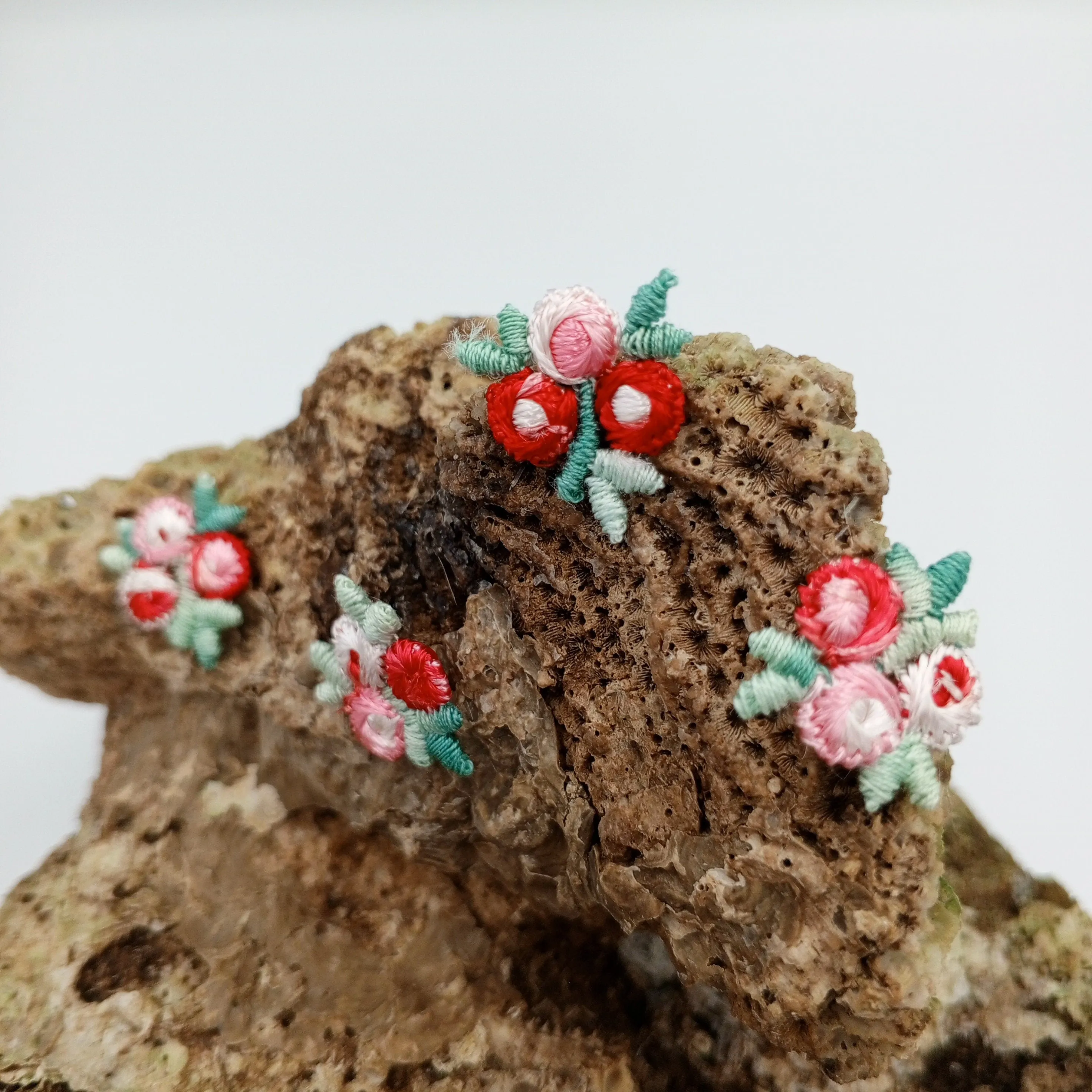 VINTAGE appliques cute pink red white flower Embroidery Patches #304
