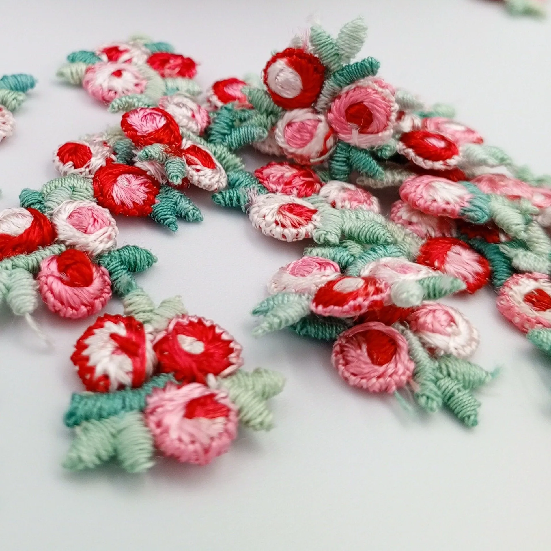 VINTAGE appliques cute pink red white flower Embroidery Patches #304