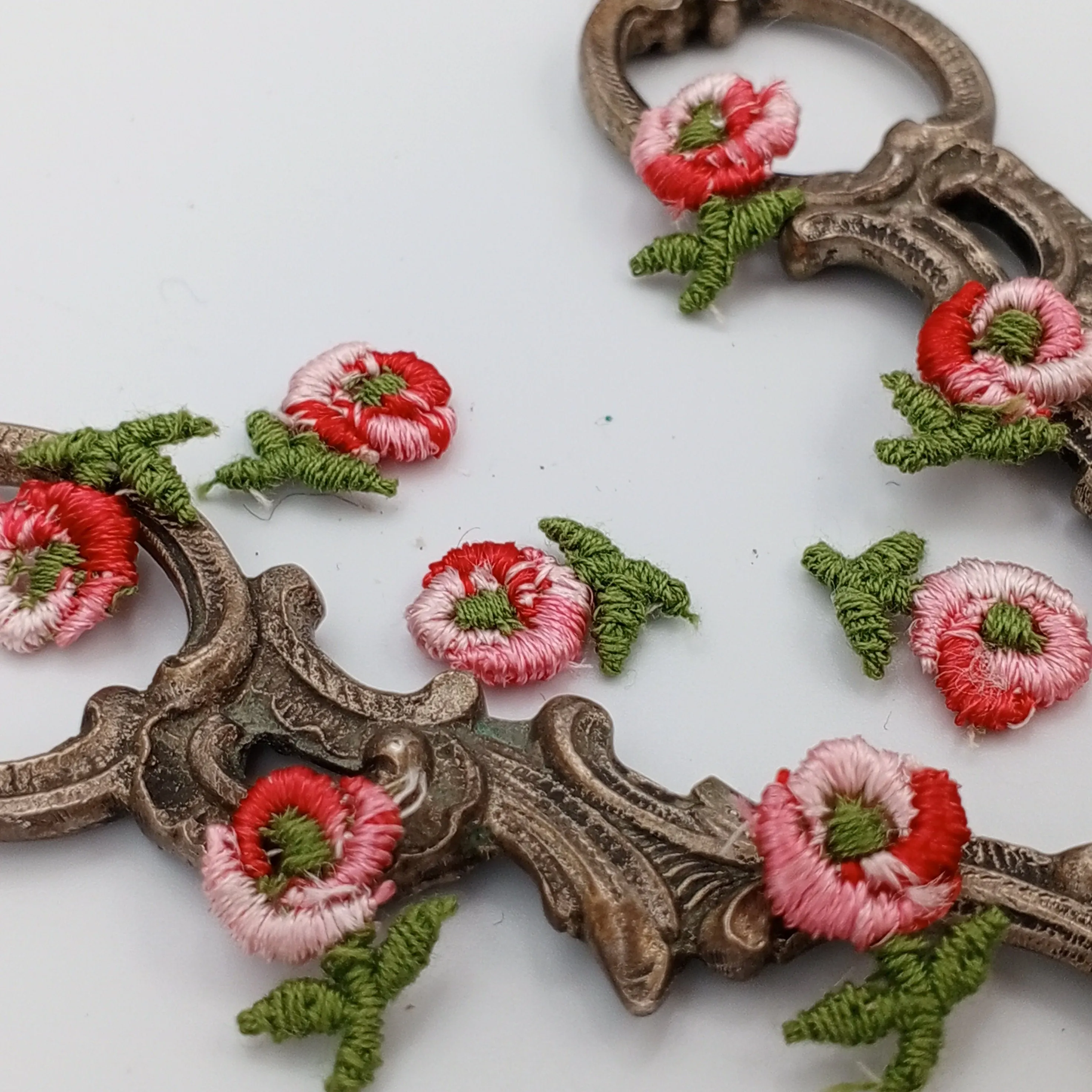 VINTAGE appliques cute red green pink flower embroidery Patches #321