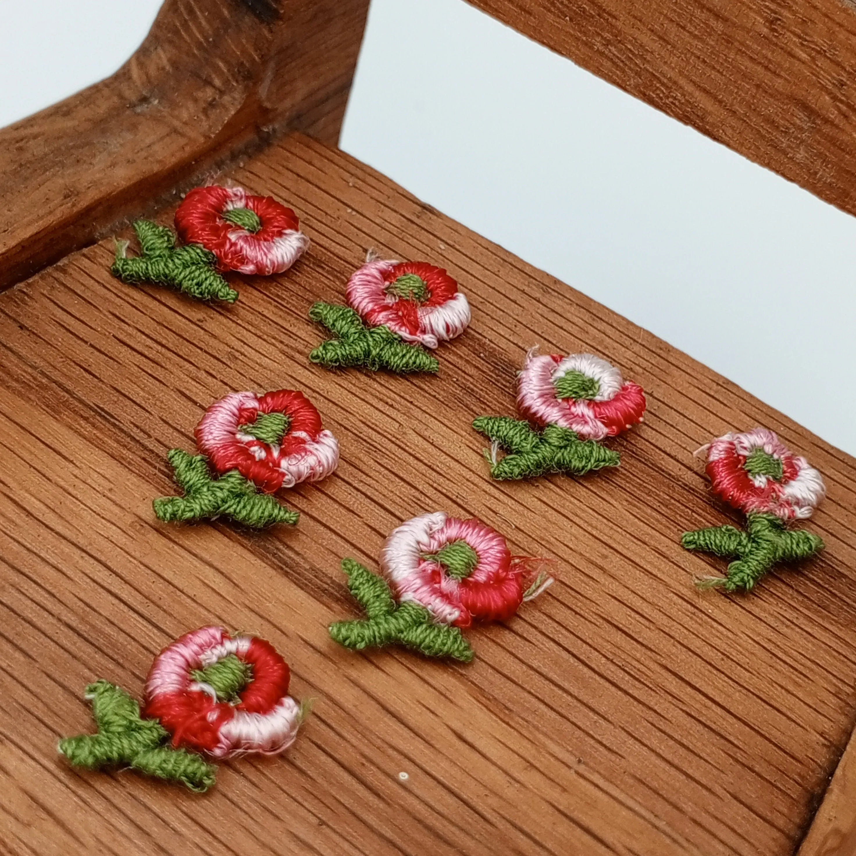 VINTAGE appliques cute red green pink flower embroidery Patches #321