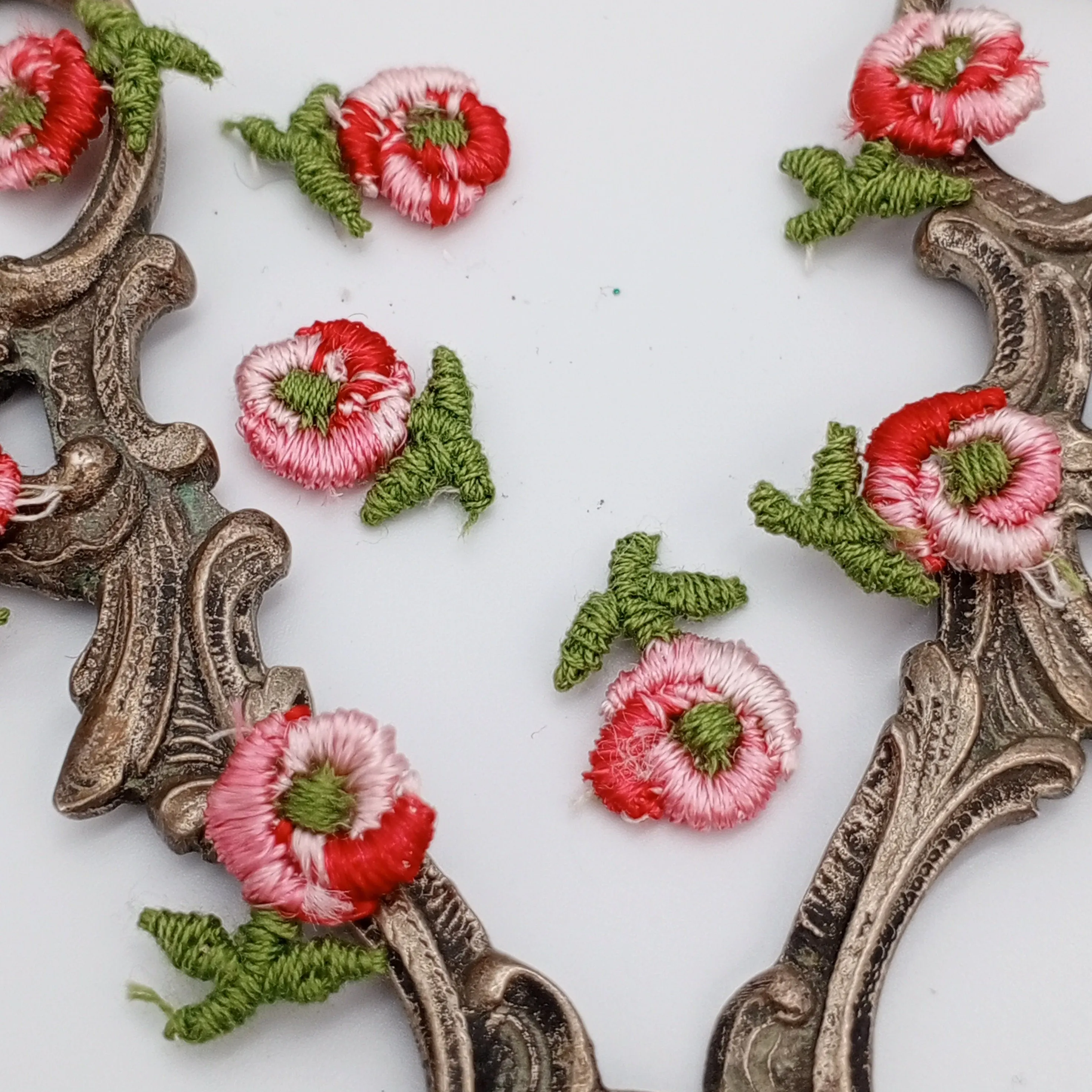 VINTAGE appliques cute red green pink flower embroidery Patches #321