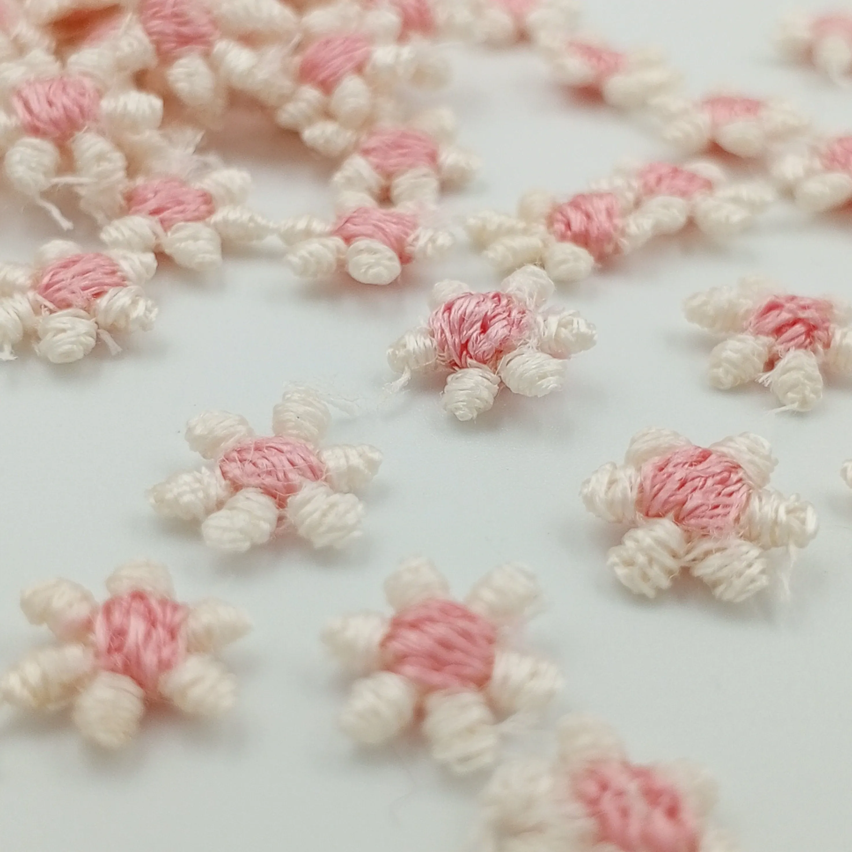 VINTAGE appliques cute tiny pink white flower embroidery Patches #327