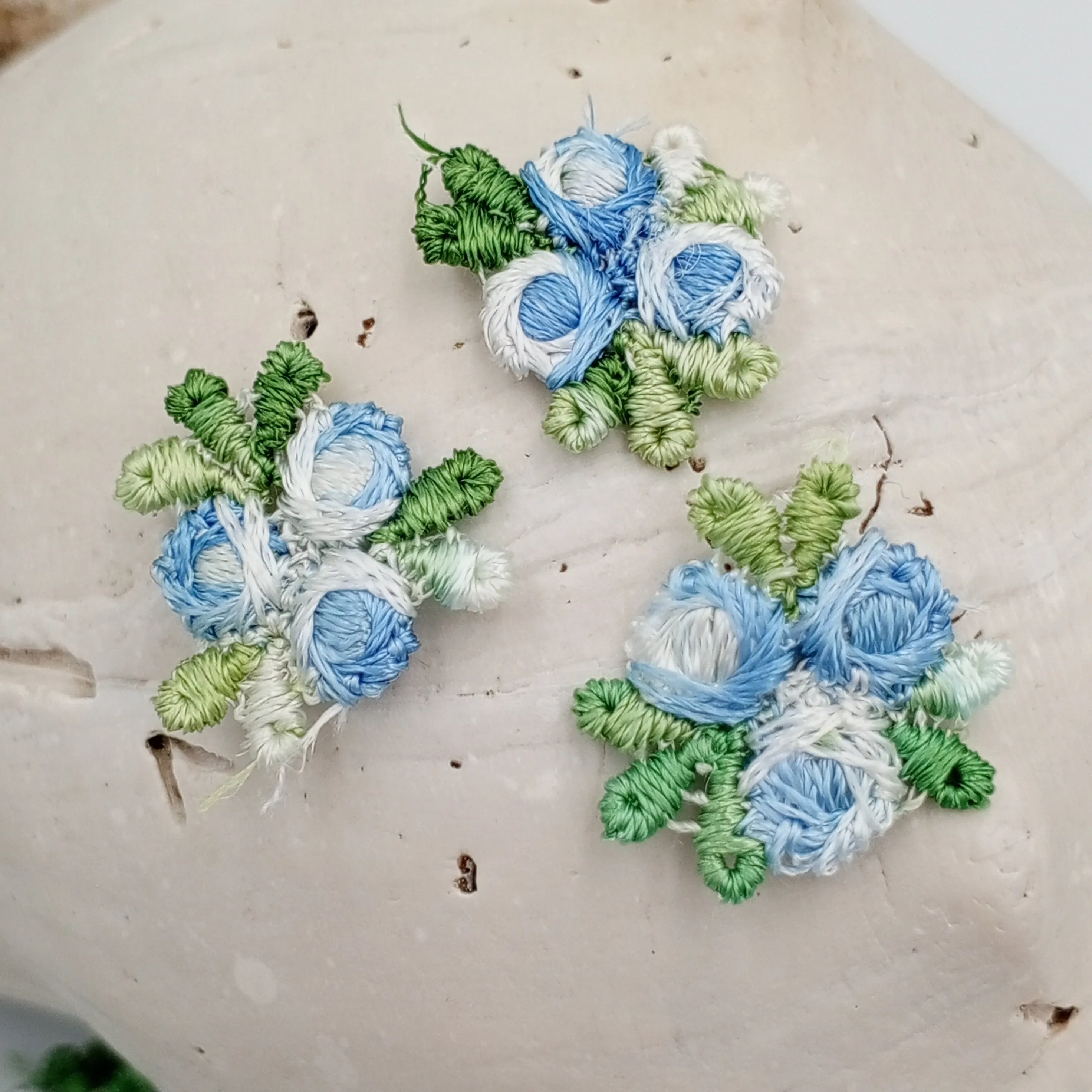 VINTAGE appliques cute white light blue flower embroidery Patches #312