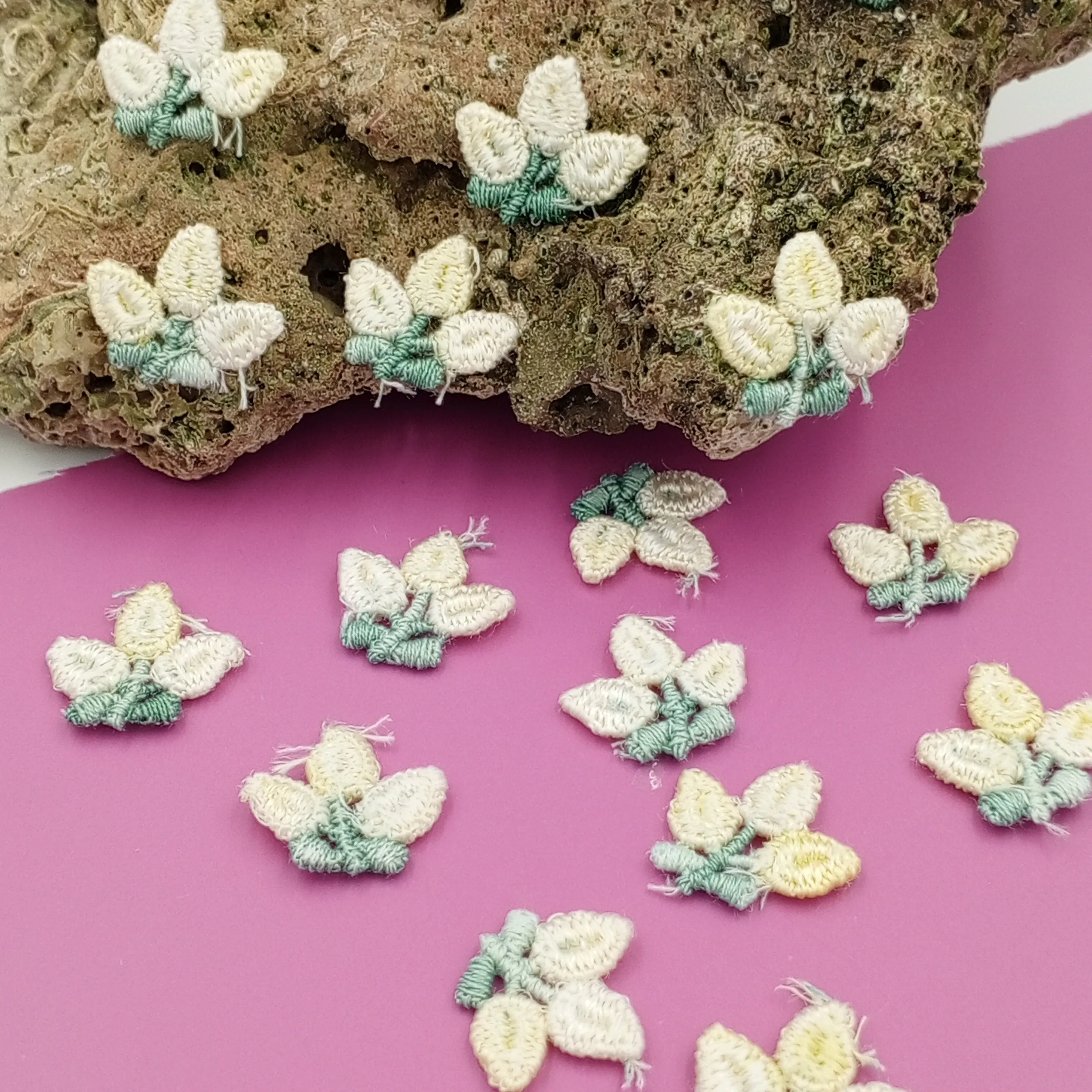 VINTAGE appliques cute white yellow flower embroidery Patches #292