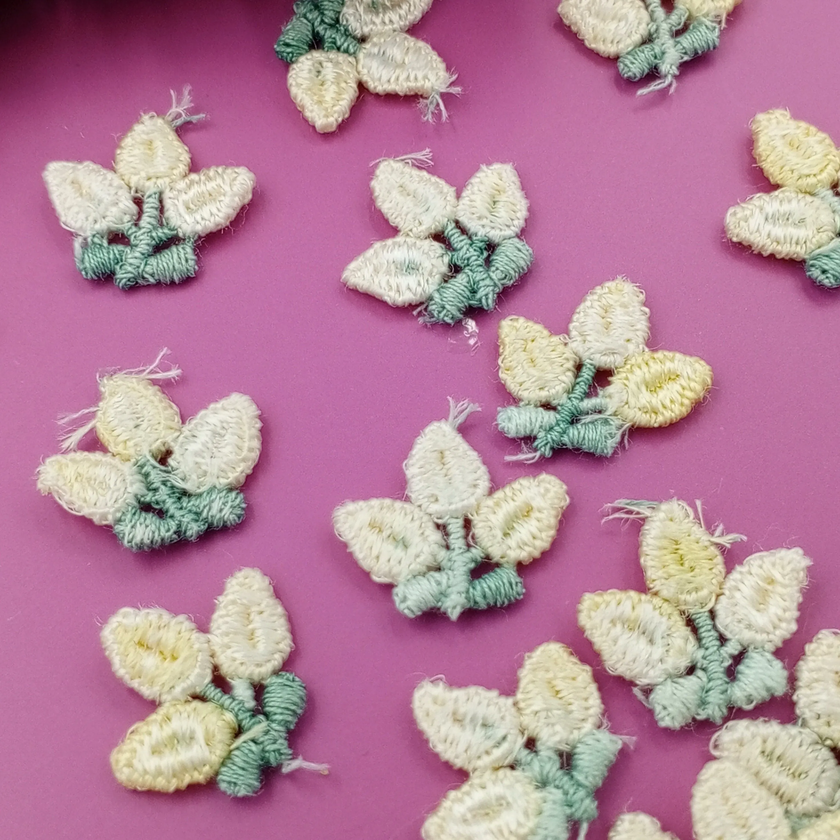 VINTAGE appliques cute white yellow flower embroidery Patches #292