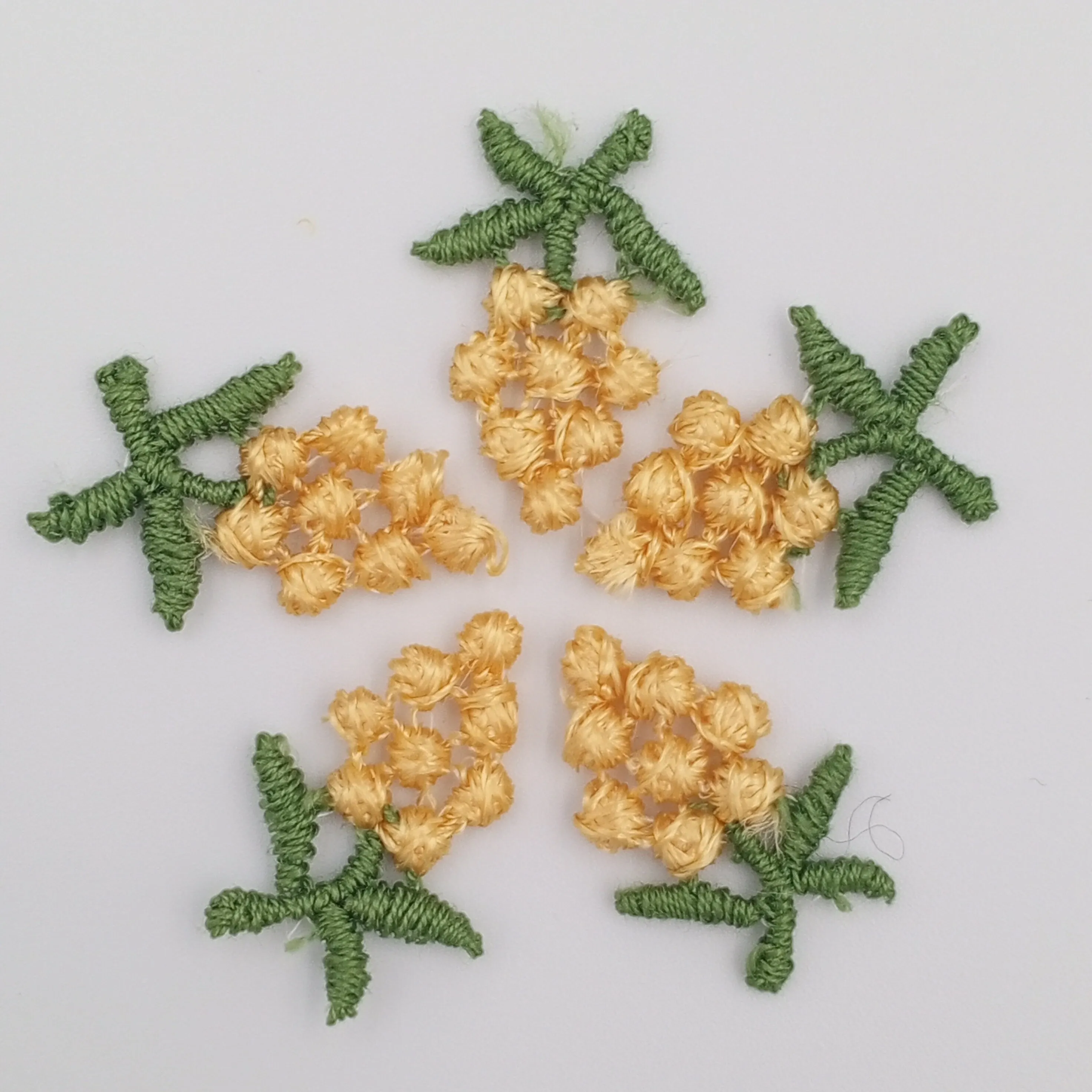VINTAGE appliques cute yellow flower cluster embroidery Patches #295