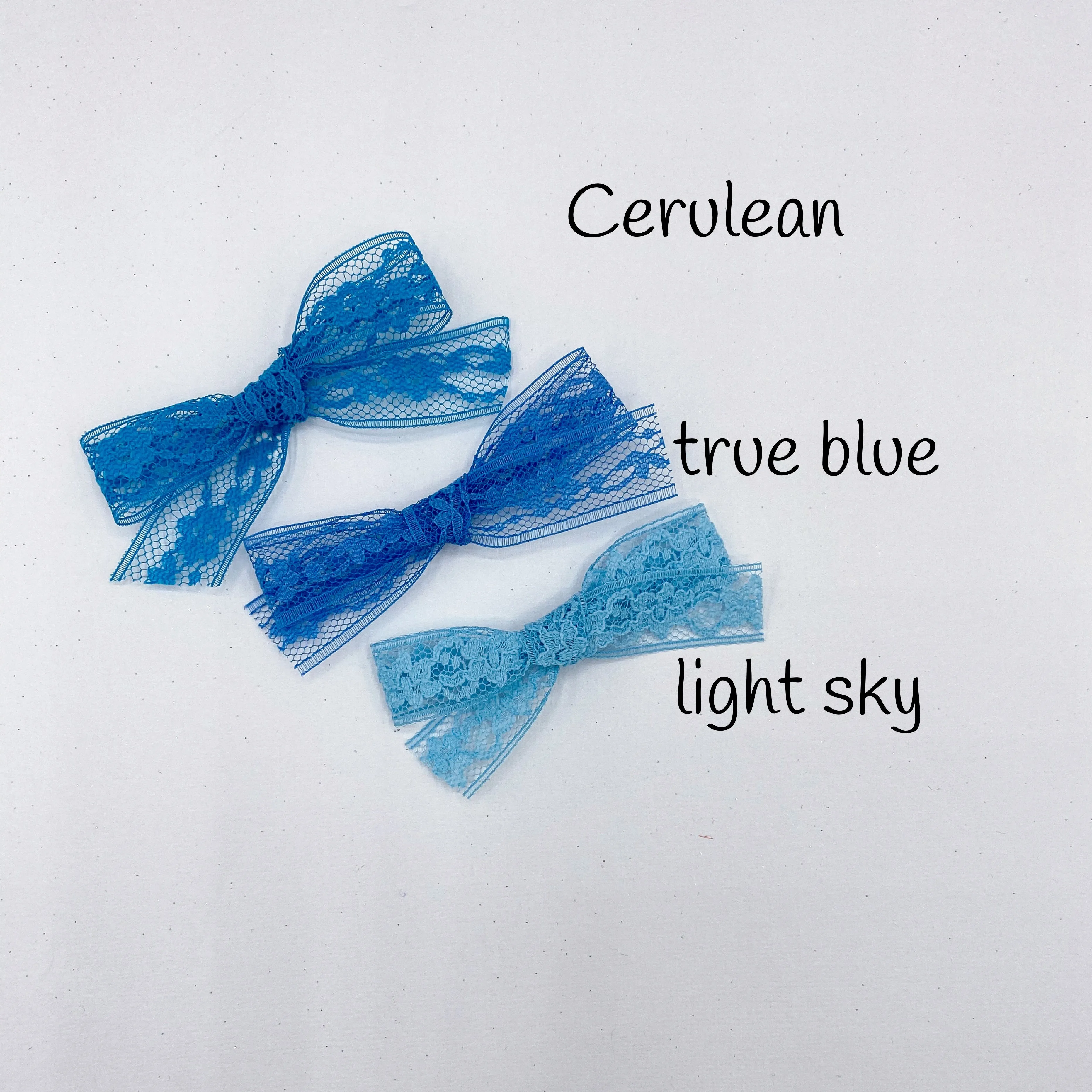 Vintage lace bows - 3 inch approx - VLC