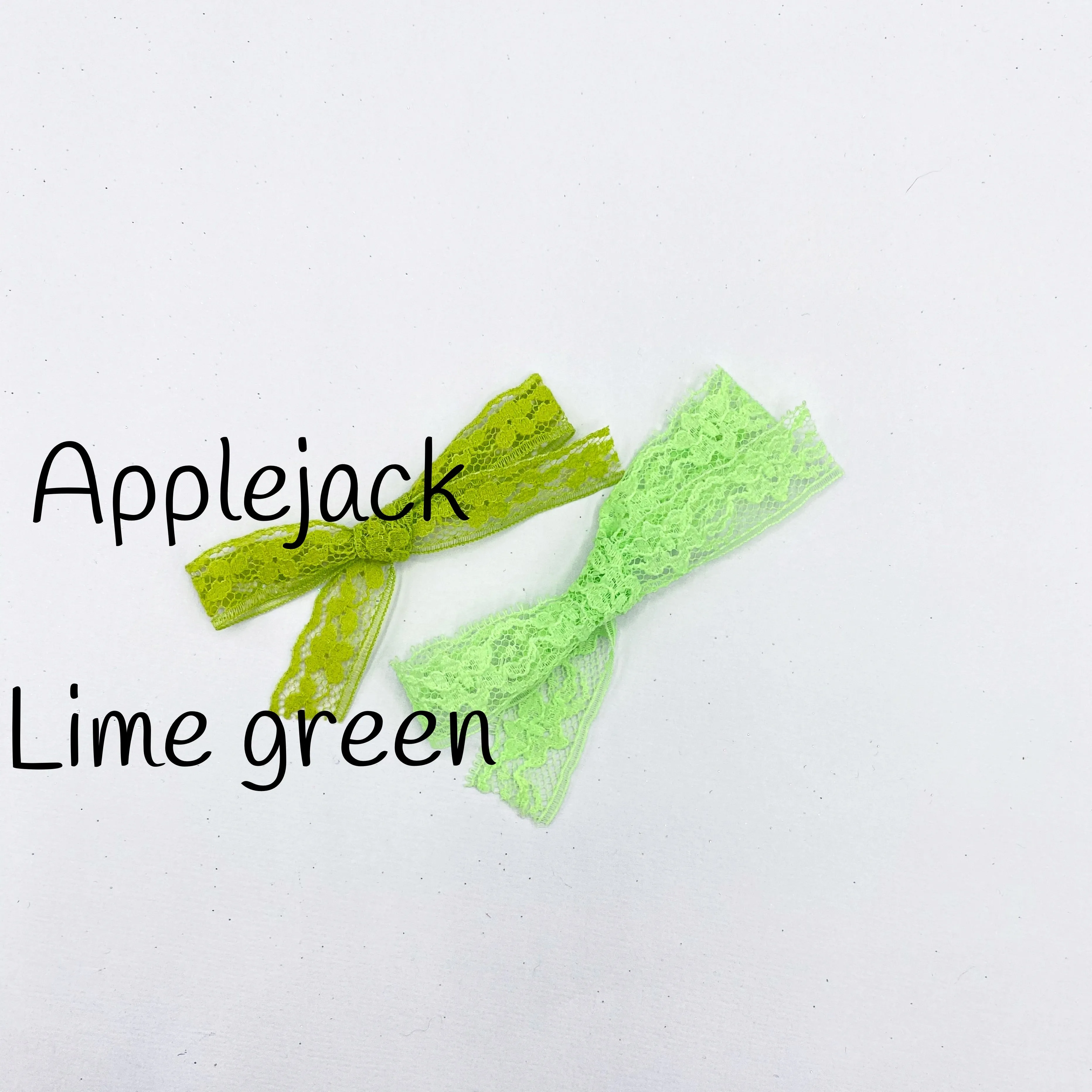 Vintage lace bows - 3 inch approx - VLC